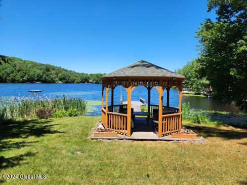 715 Taborton Road, Sand Lake, New York image 3