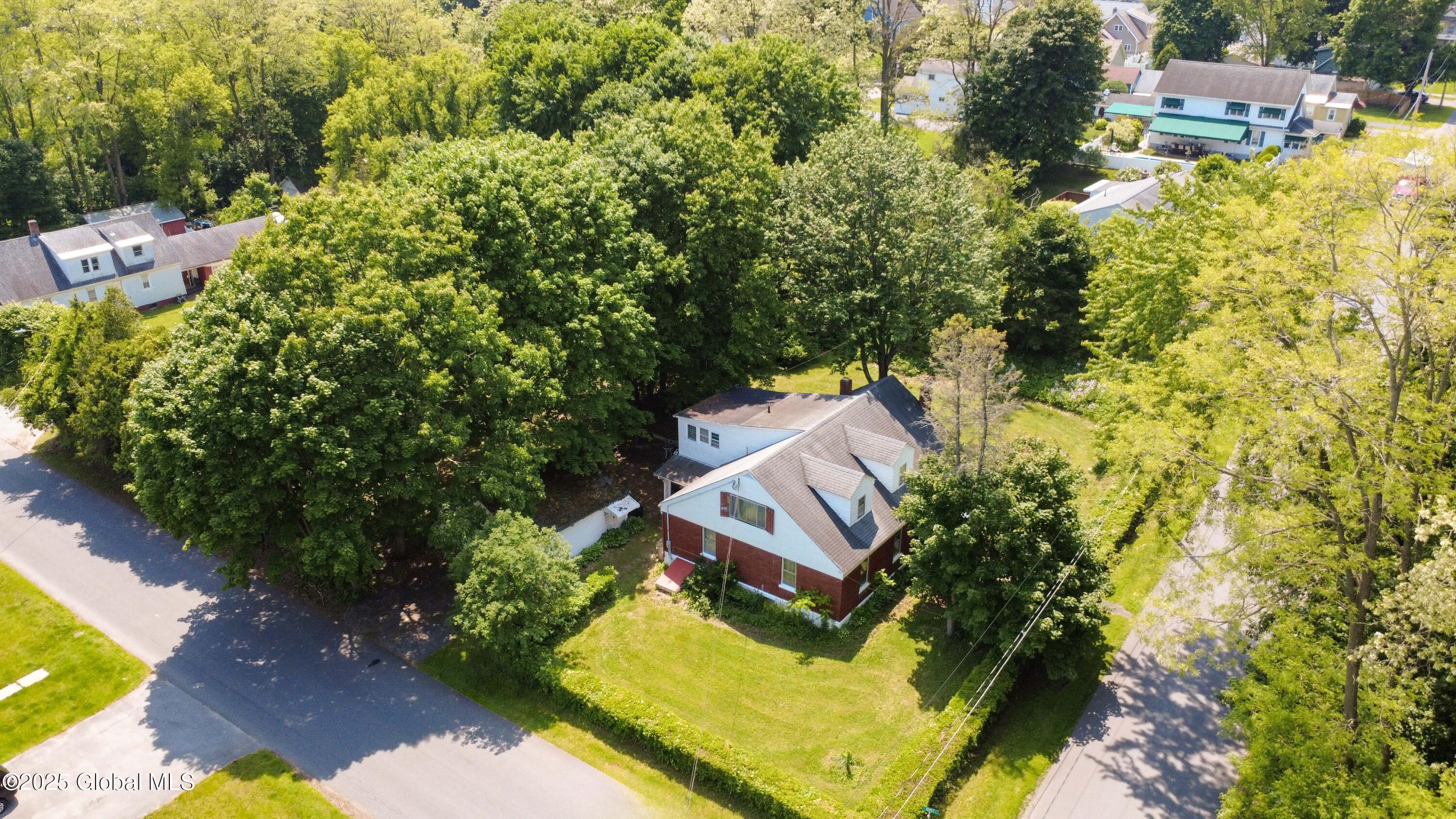 55 Crescent Avenue, Amsterdam, New York image 4