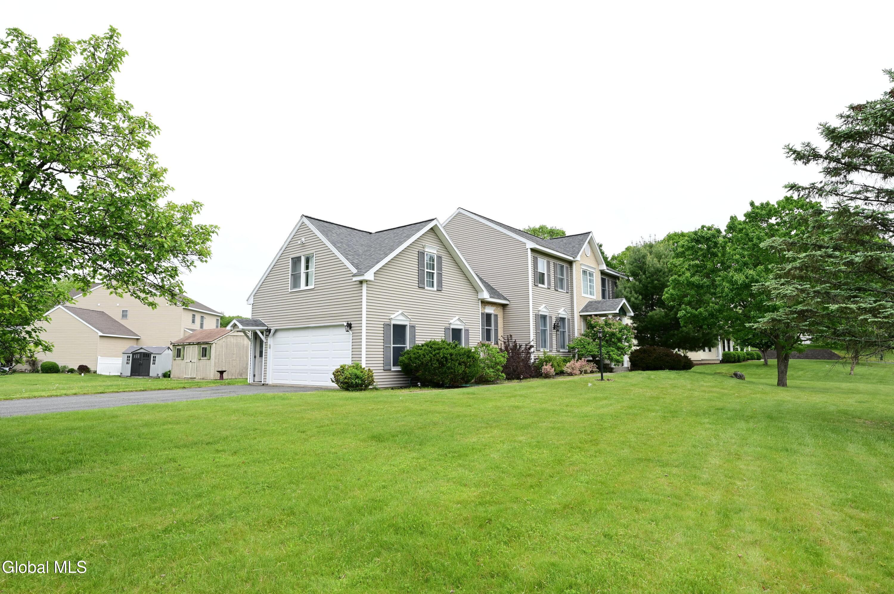 7 Ledgewood Drive