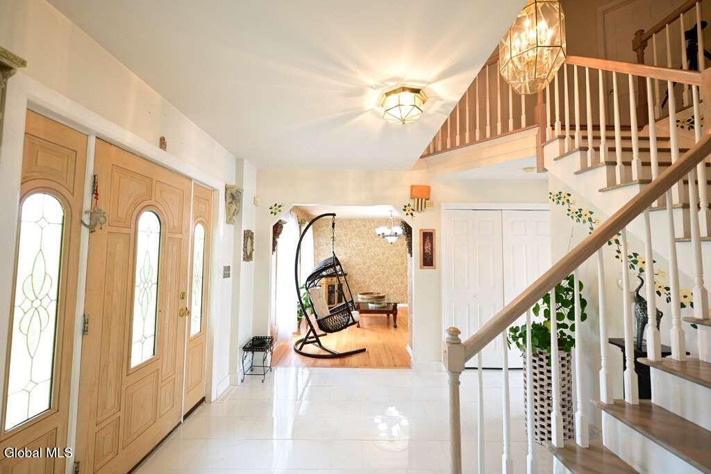 7 Ledgewood Drive