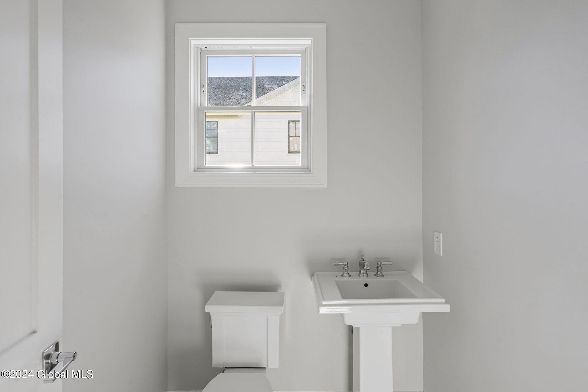 18 Aurora Avenue, Saratoga Springs, New York image 25