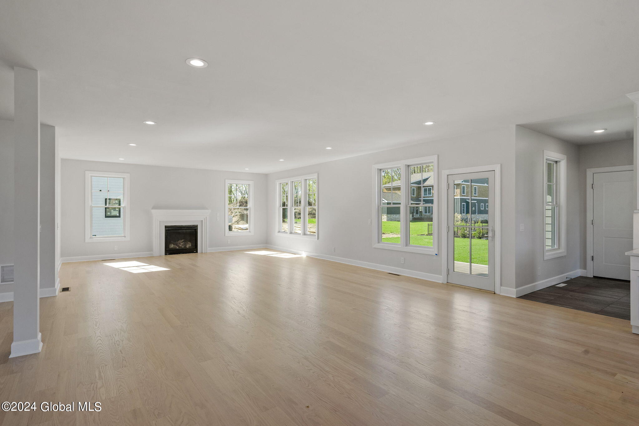 18 Aurora Avenue, Saratoga Springs, New York image 16