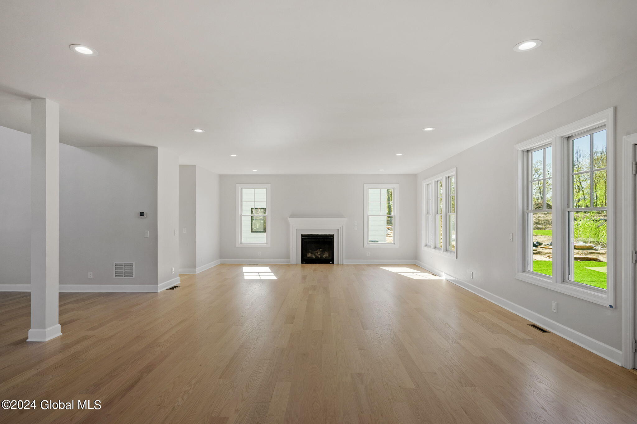 18 Aurora Avenue, Saratoga Springs, New York image 15