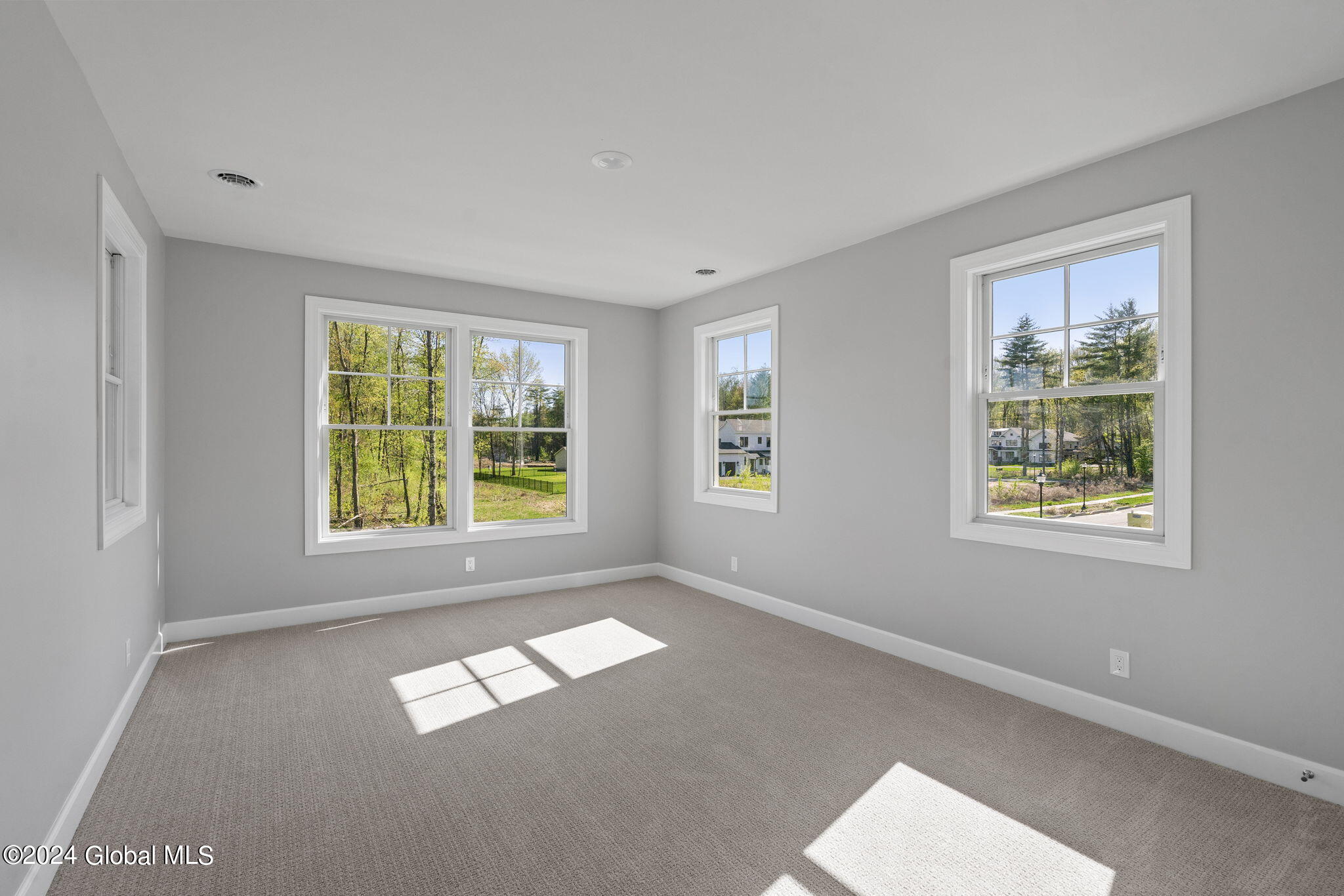 18 Aurora Avenue, Saratoga Springs, New York image 35