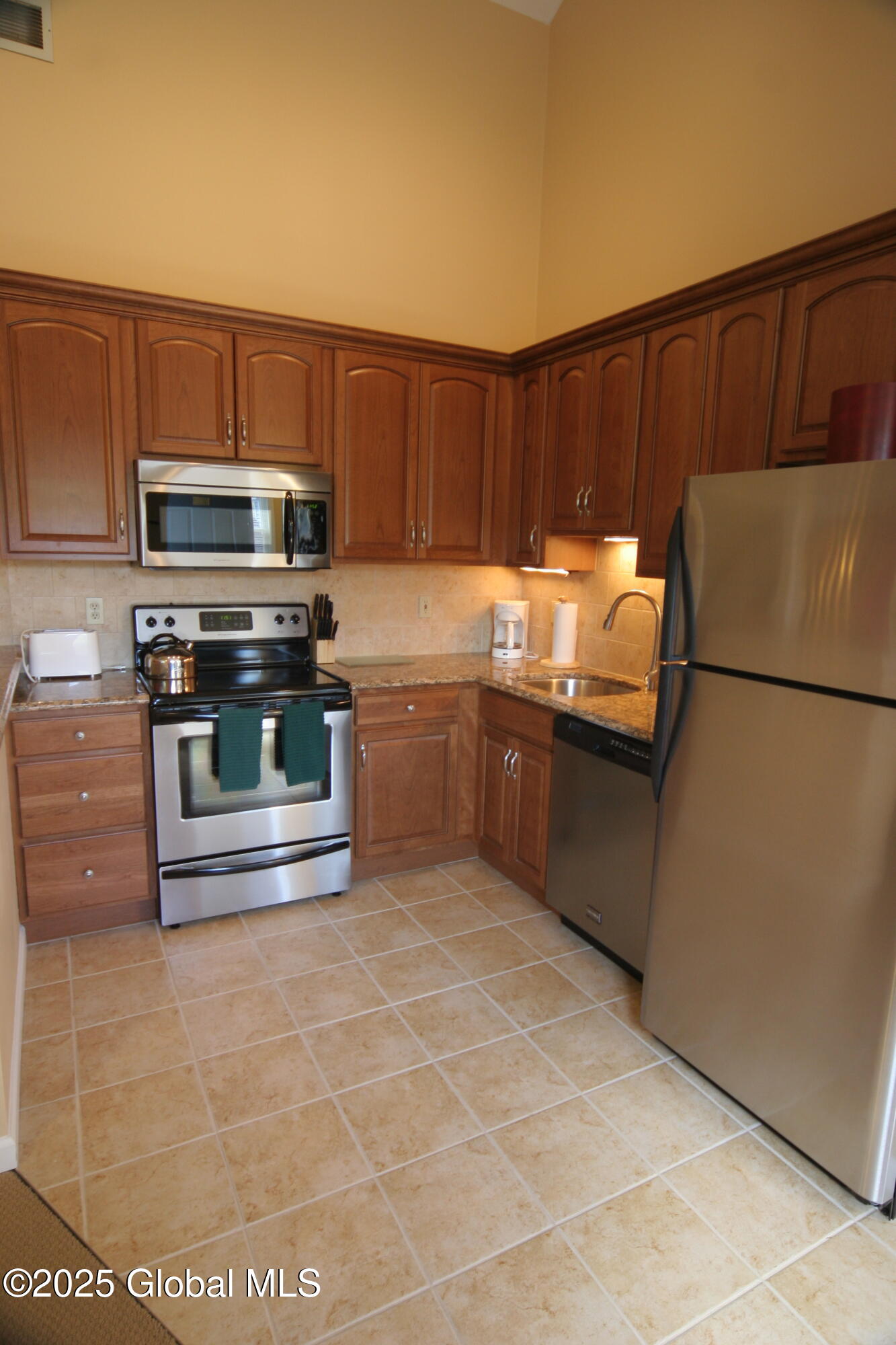 3014 Lake Shore Drive 16C