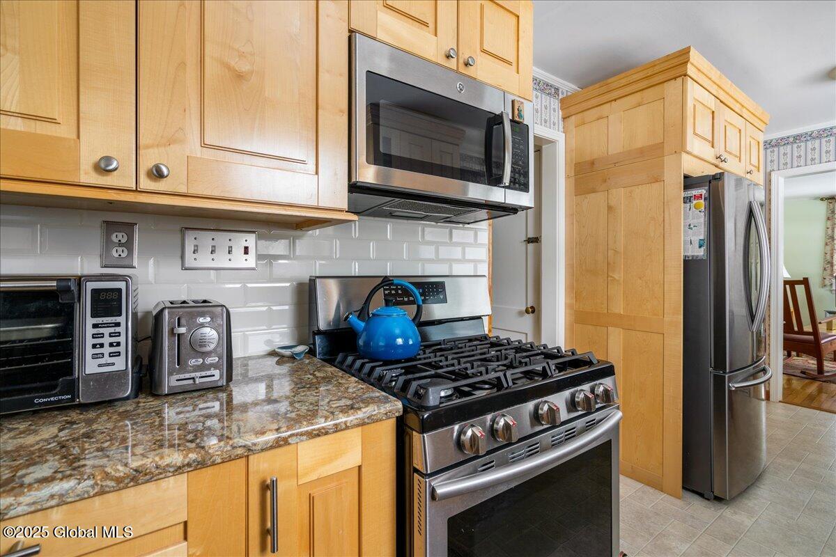 19 Shirley Drive, Schenectady, New York image 6