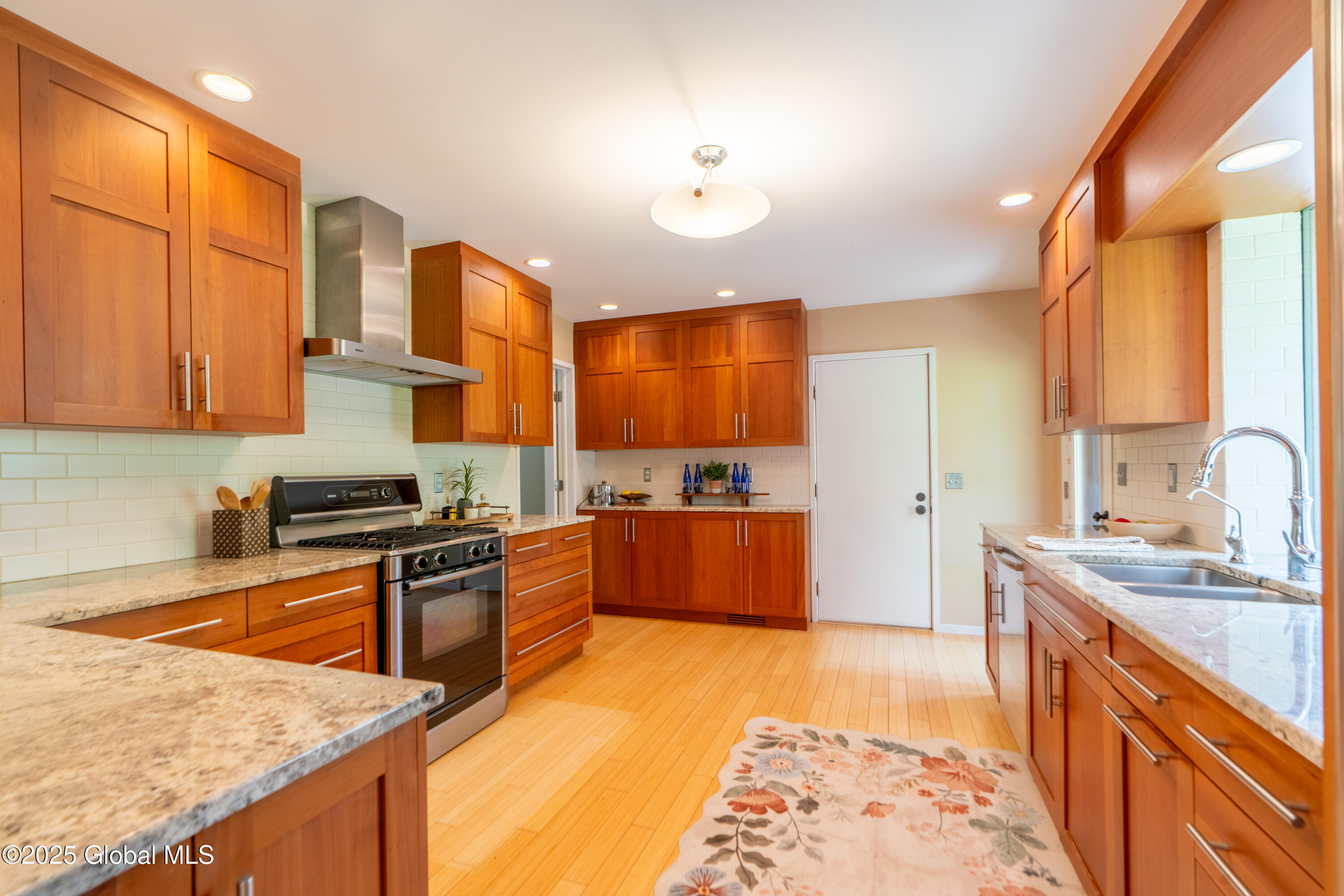 14 Longwood Drive, Saratoga Springs, New York image 17