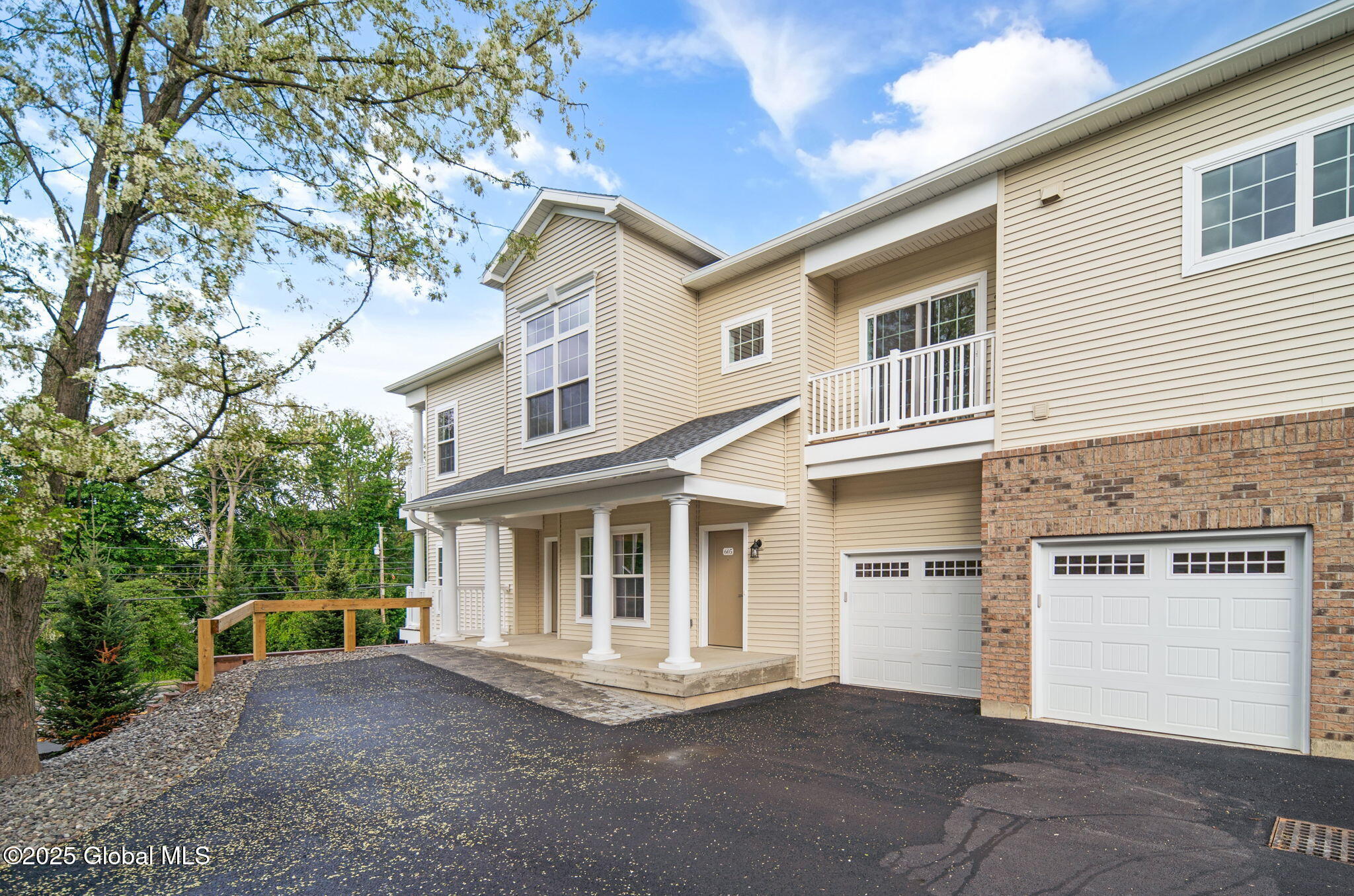 605 Vly Pointe Drive, Niskayuna, New York image 2