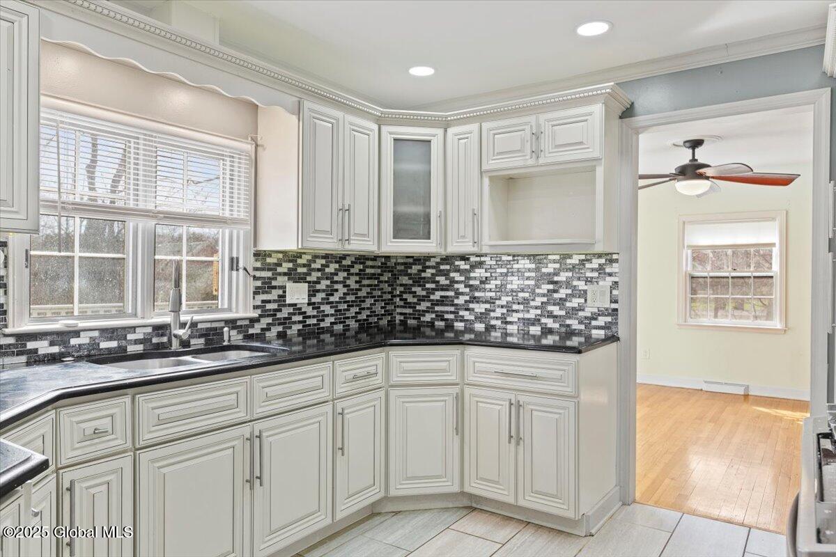 720 St Davids Lane, Niskayuna, New York image 5