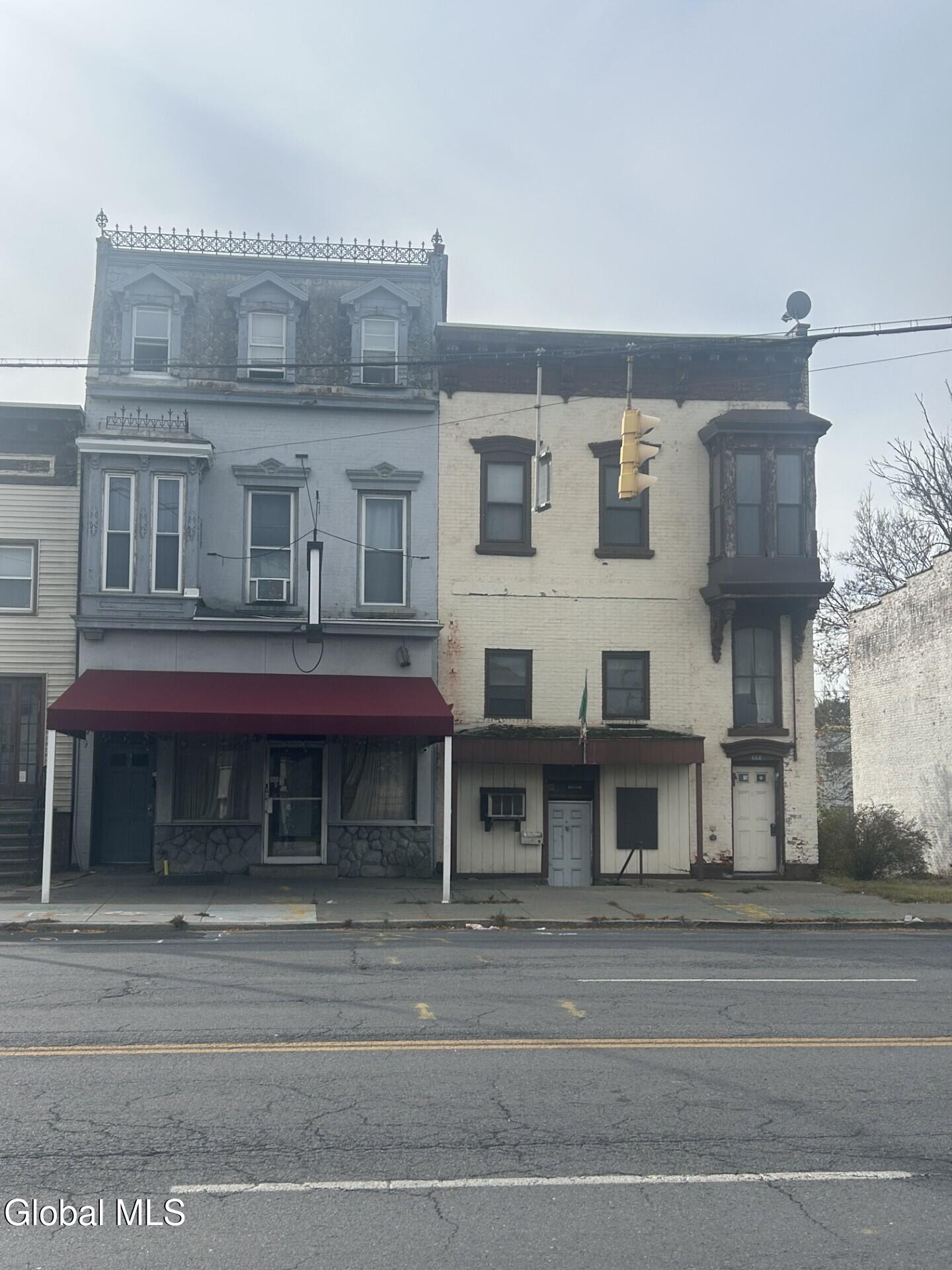 662 Central Avenue