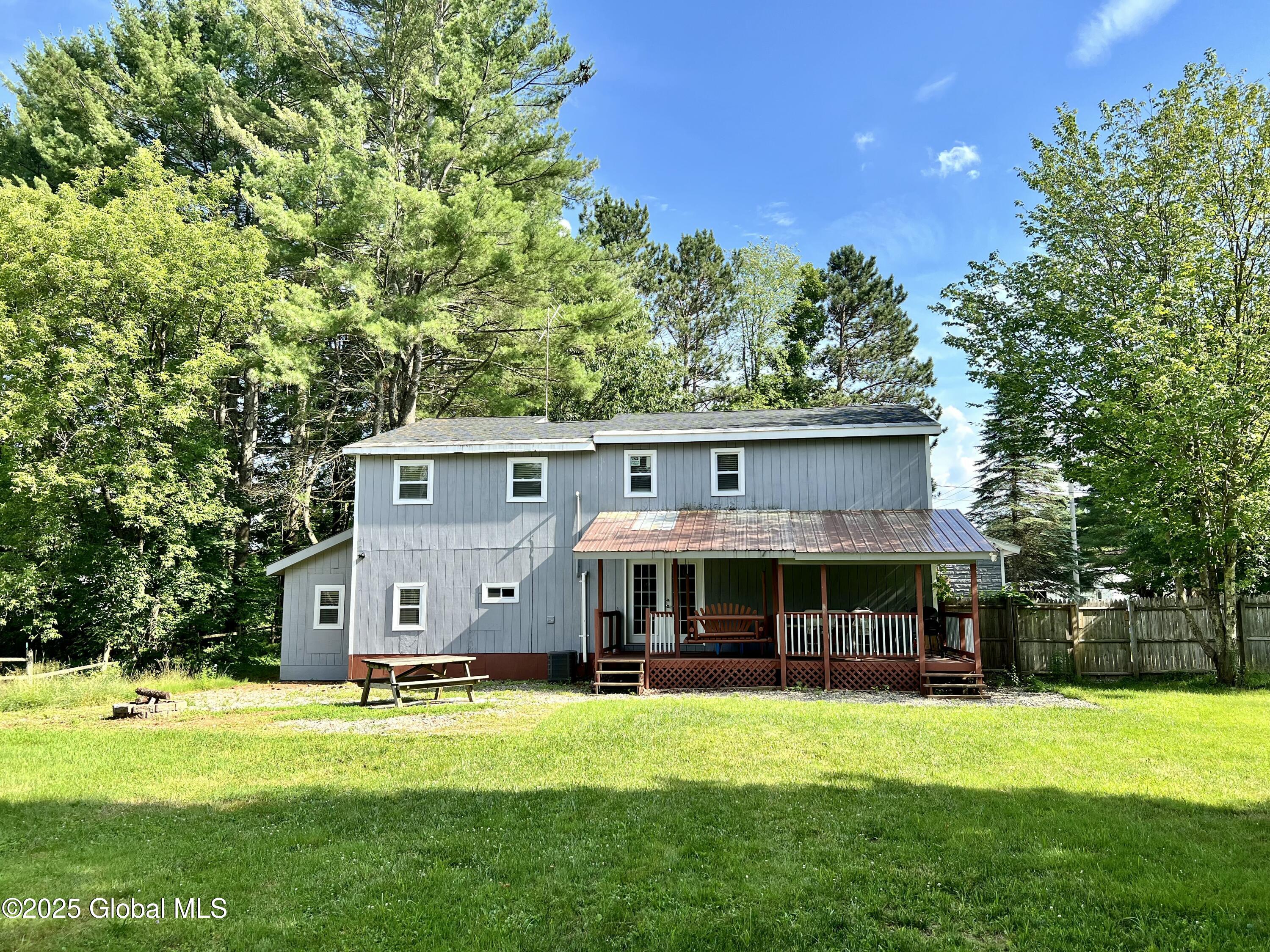 Mayfield, New York 12117, United States, 4 Bedrooms Bedrooms, ,3 BathroomsBathrooms,Residential,Active,132851