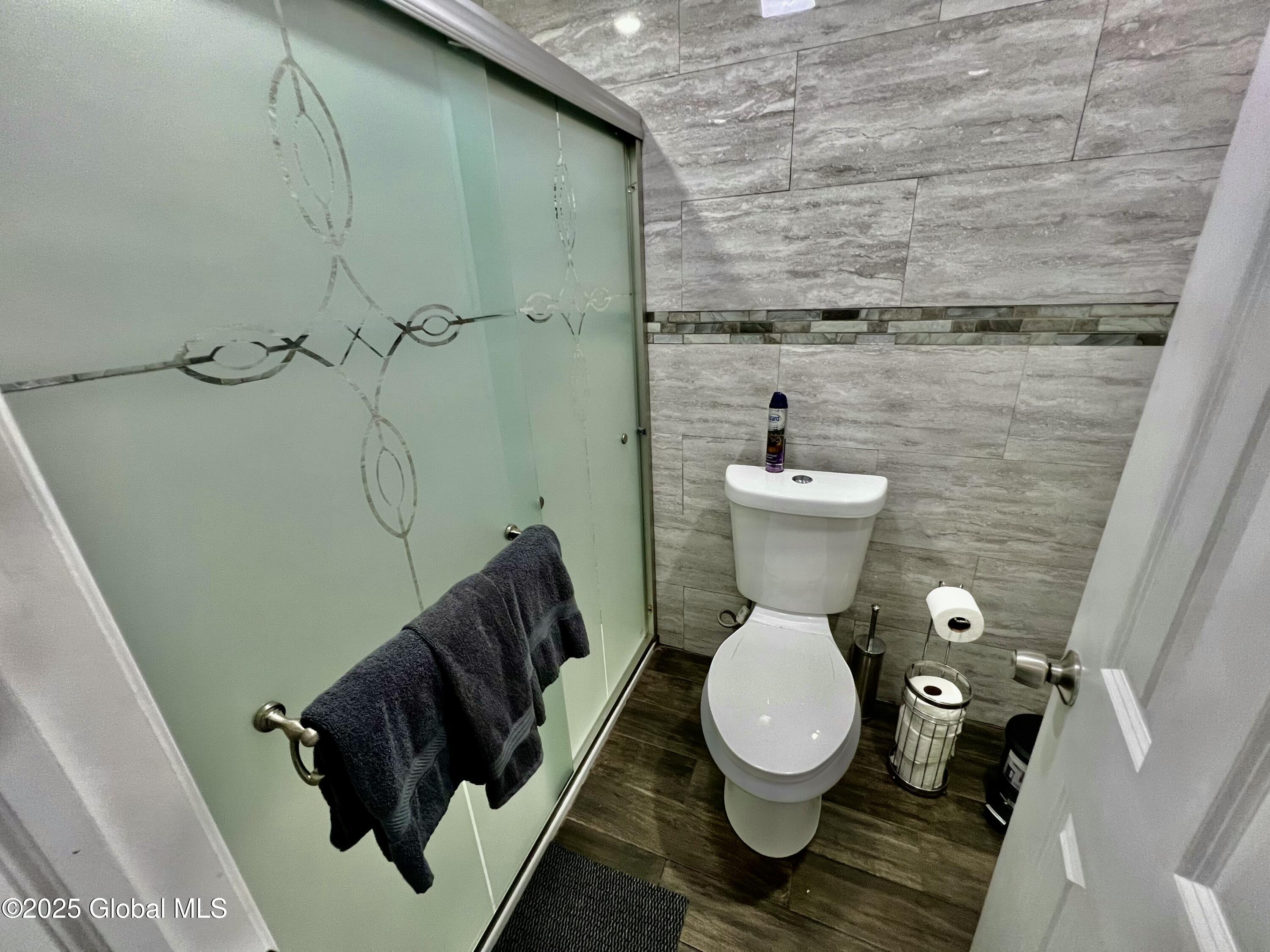 Mayfield, New York 12117, United States, 4 Bedrooms Bedrooms, ,3 BathroomsBathrooms,Residential,Active,132851