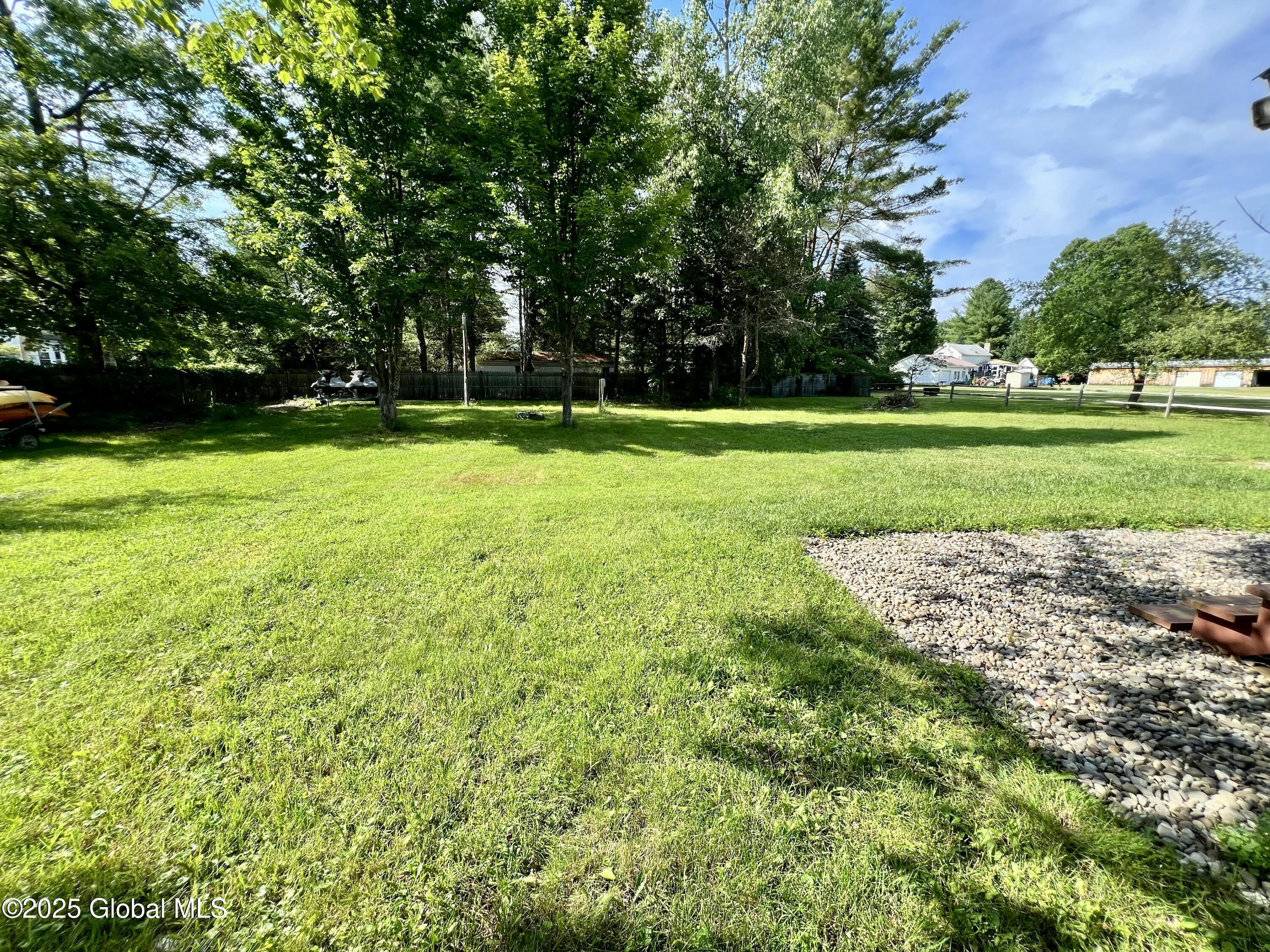 Mayfield, New York 12117, United States, 4 Bedrooms Bedrooms, ,3 BathroomsBathrooms,Residential,Active,132851