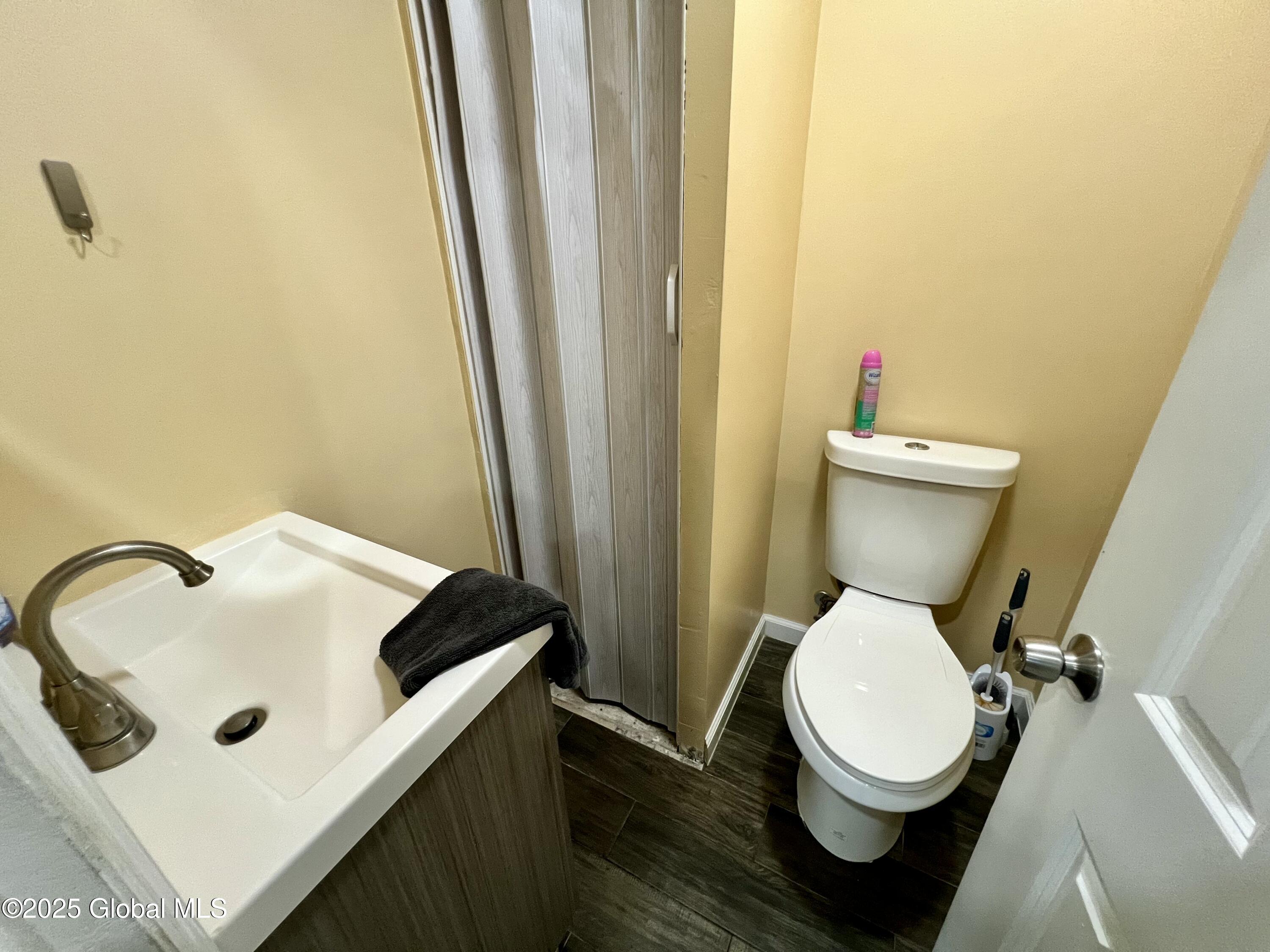 Mayfield, New York 12117, United States, 4 Bedrooms Bedrooms, ,3 BathroomsBathrooms,Residential,Active,132851