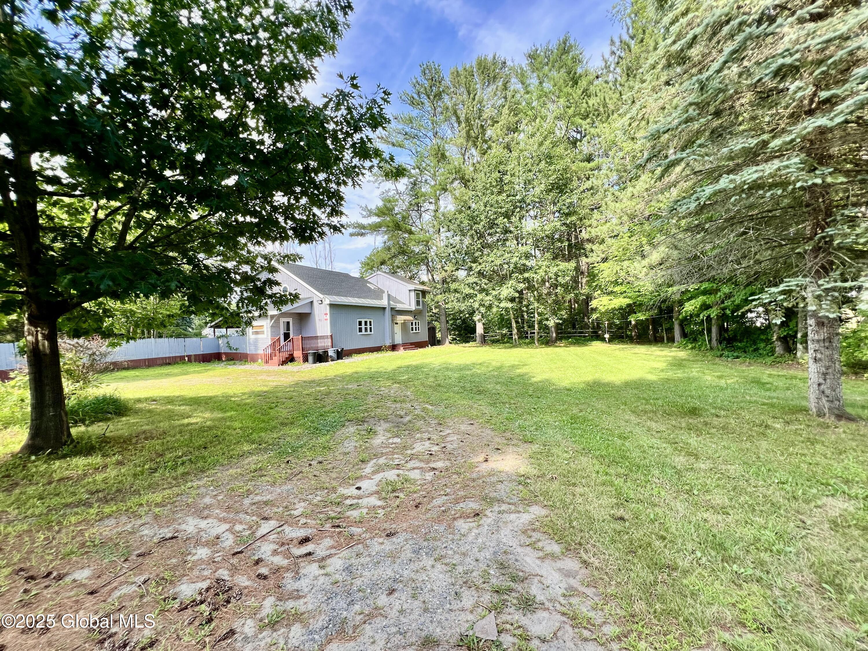 Mayfield, New York 12117, United States, 4 Bedrooms Bedrooms, ,3 BathroomsBathrooms,Residential,Active,132851