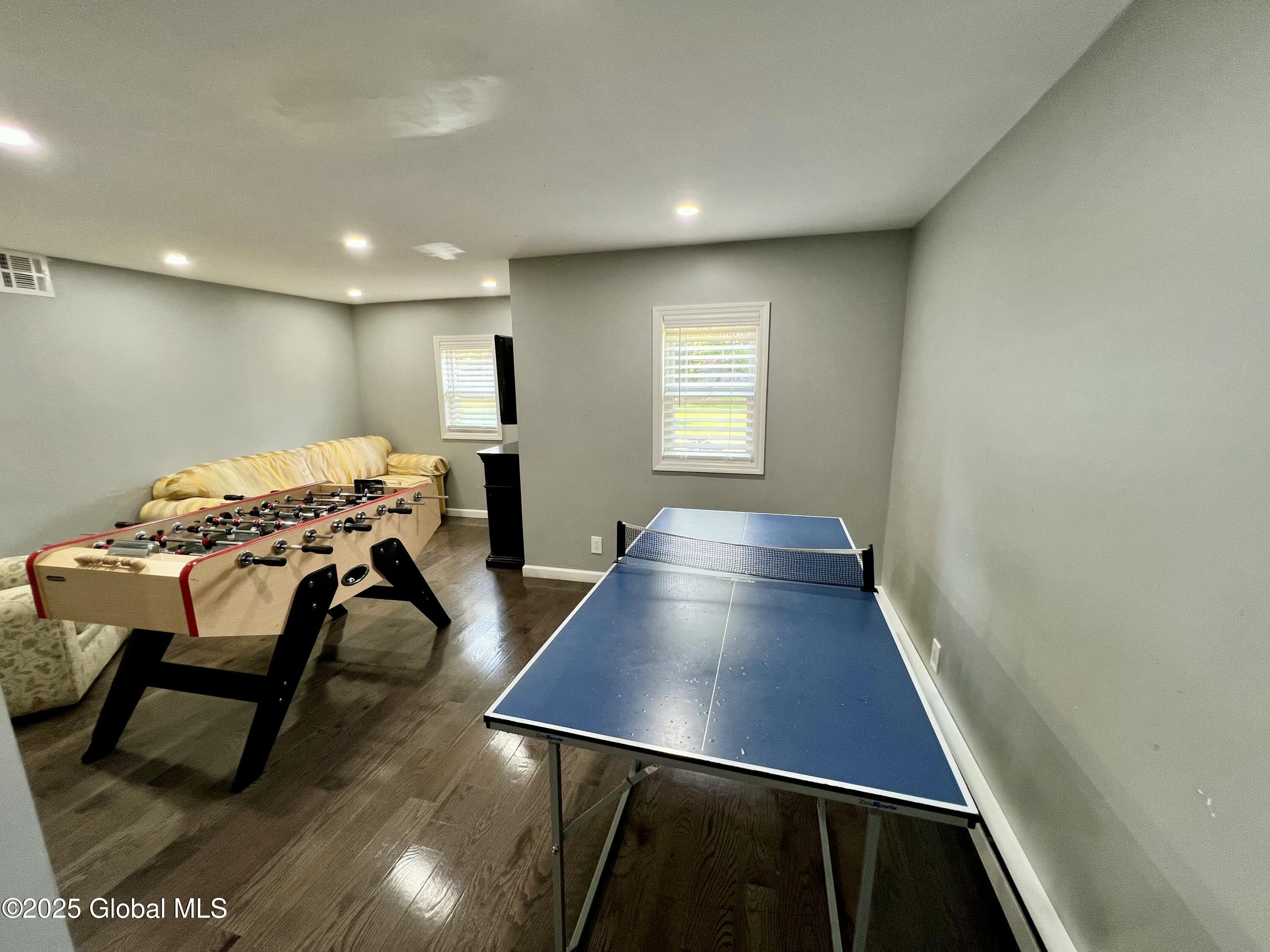 Mayfield, New York 12117, United States, 4 Bedrooms Bedrooms, ,3 BathroomsBathrooms,Residential,Active,132851