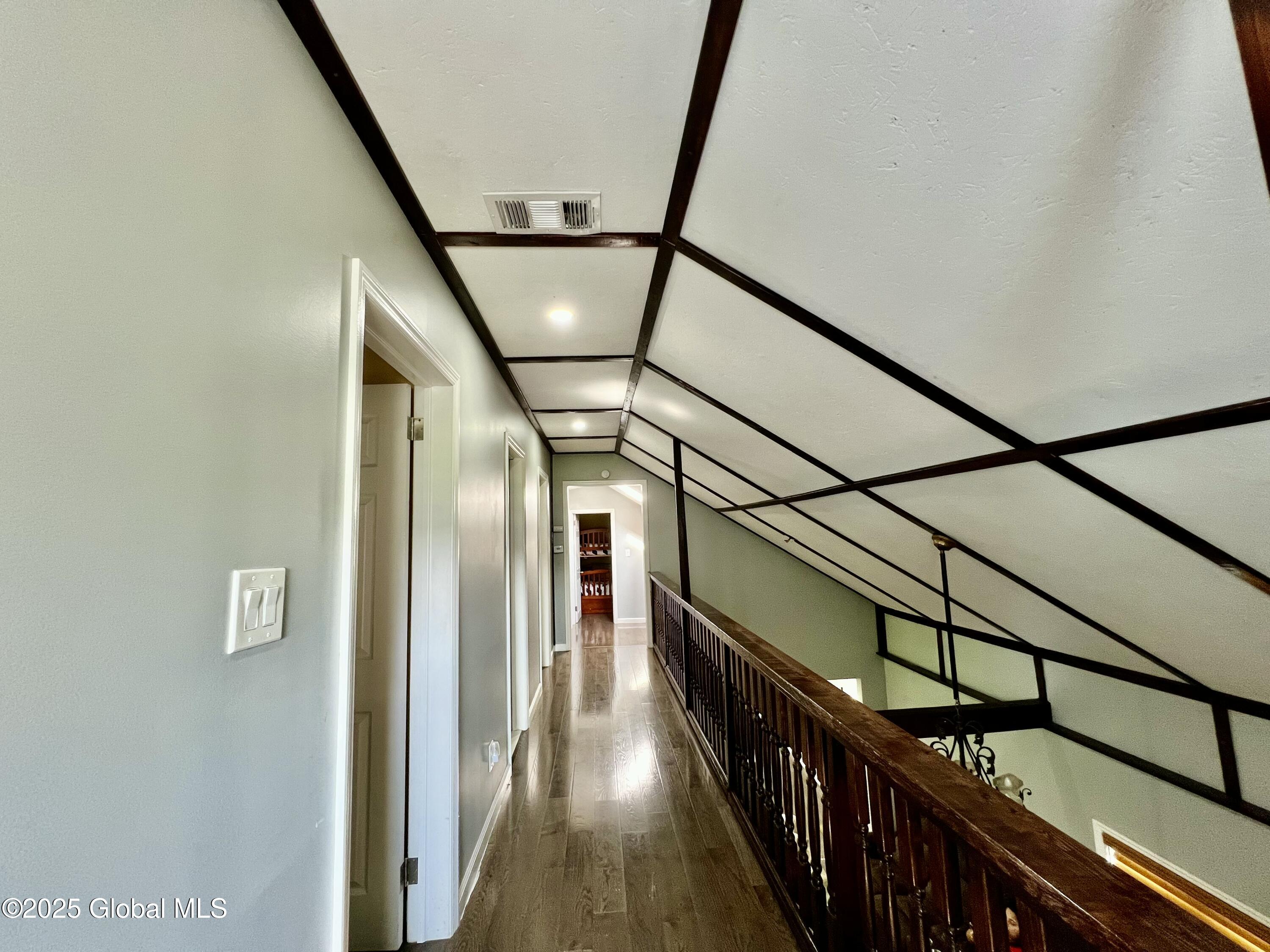 Mayfield, New York 12117, United States, 4 Bedrooms Bedrooms, ,3 BathroomsBathrooms,Residential,Active,132851