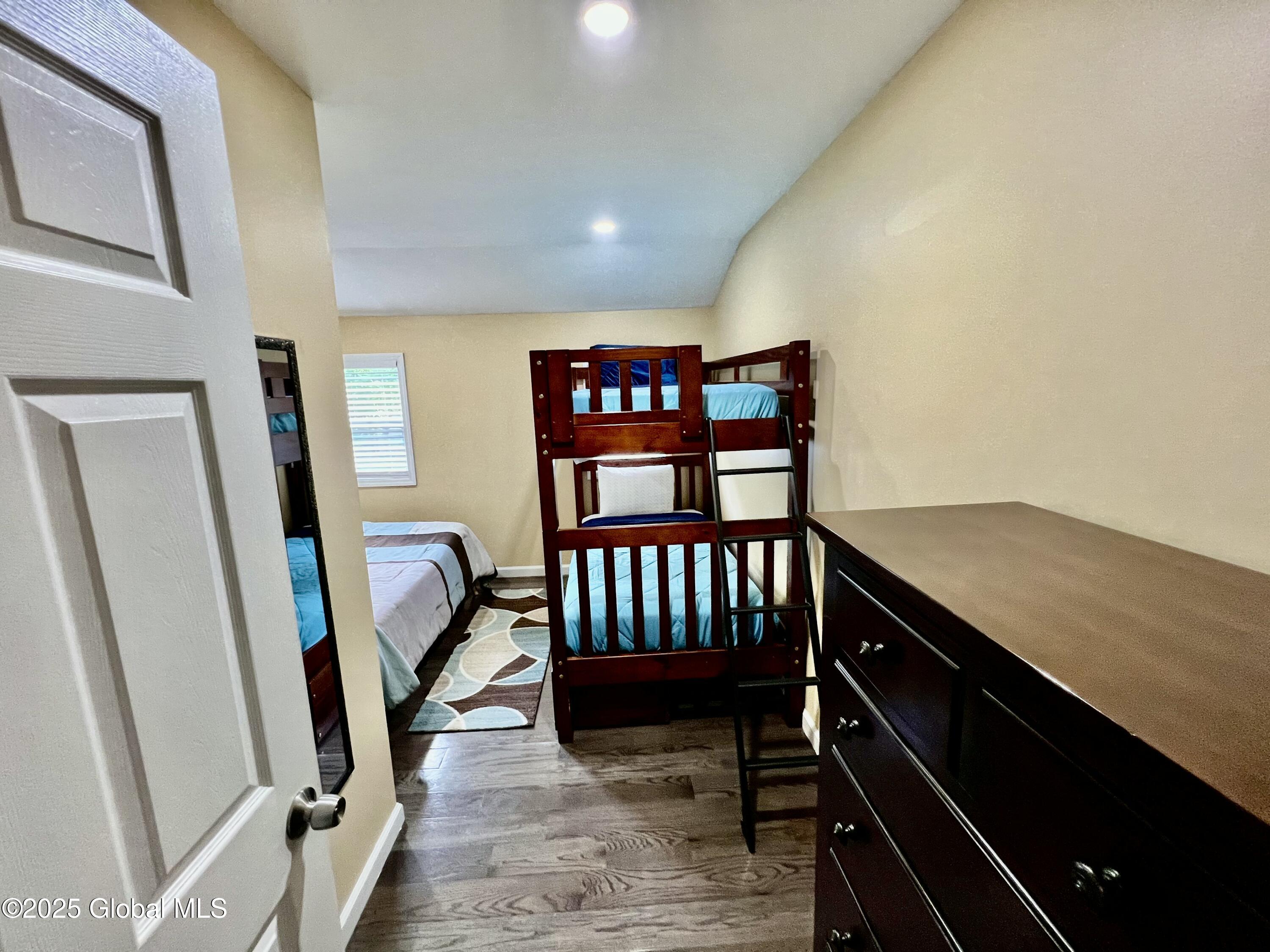 Mayfield, New York 12117, United States, 4 Bedrooms Bedrooms, ,3 BathroomsBathrooms,Residential,Active,132851