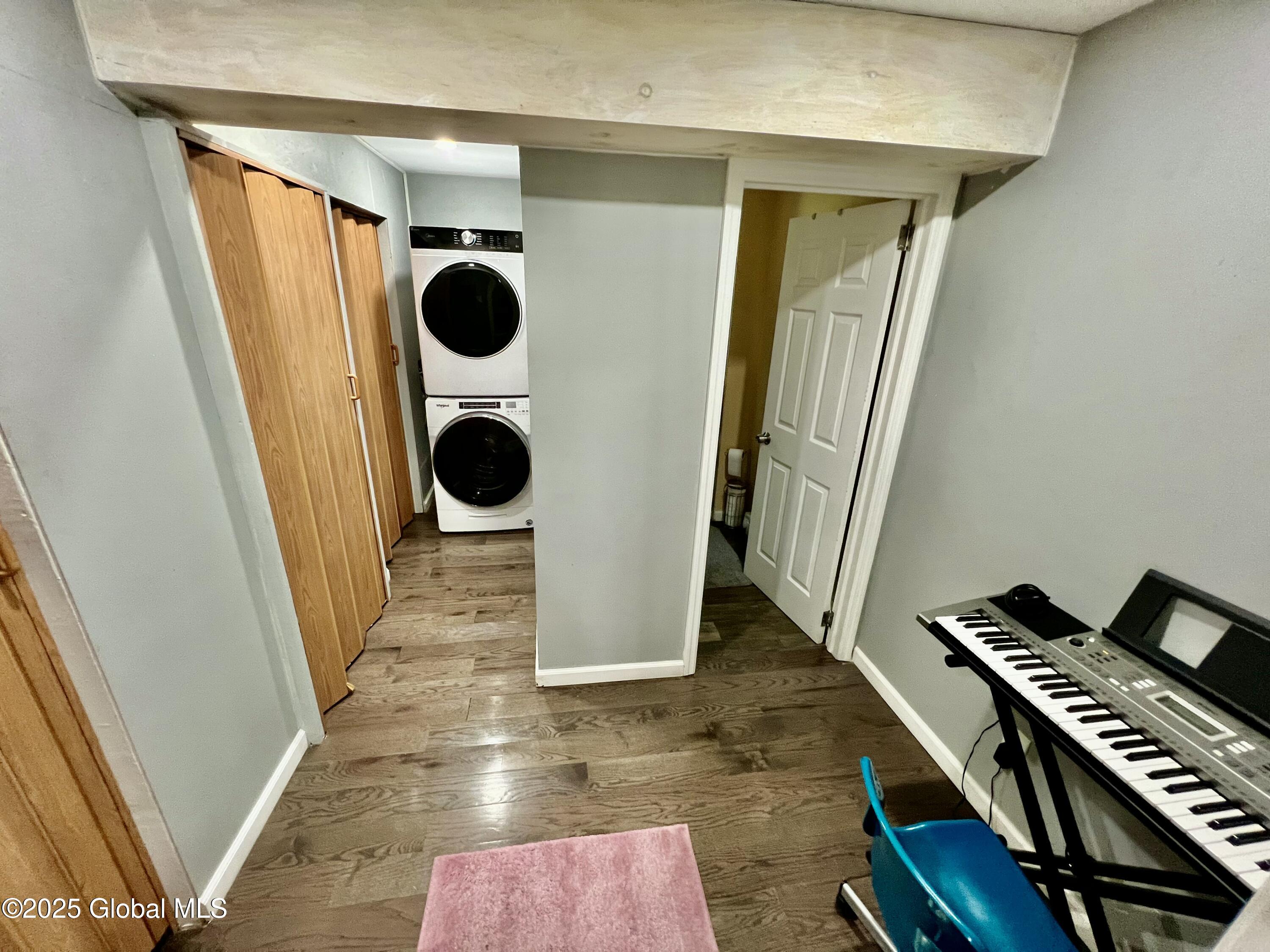 Mayfield, New York 12117, United States, 4 Bedrooms Bedrooms, ,3 BathroomsBathrooms,Residential,Active,132851