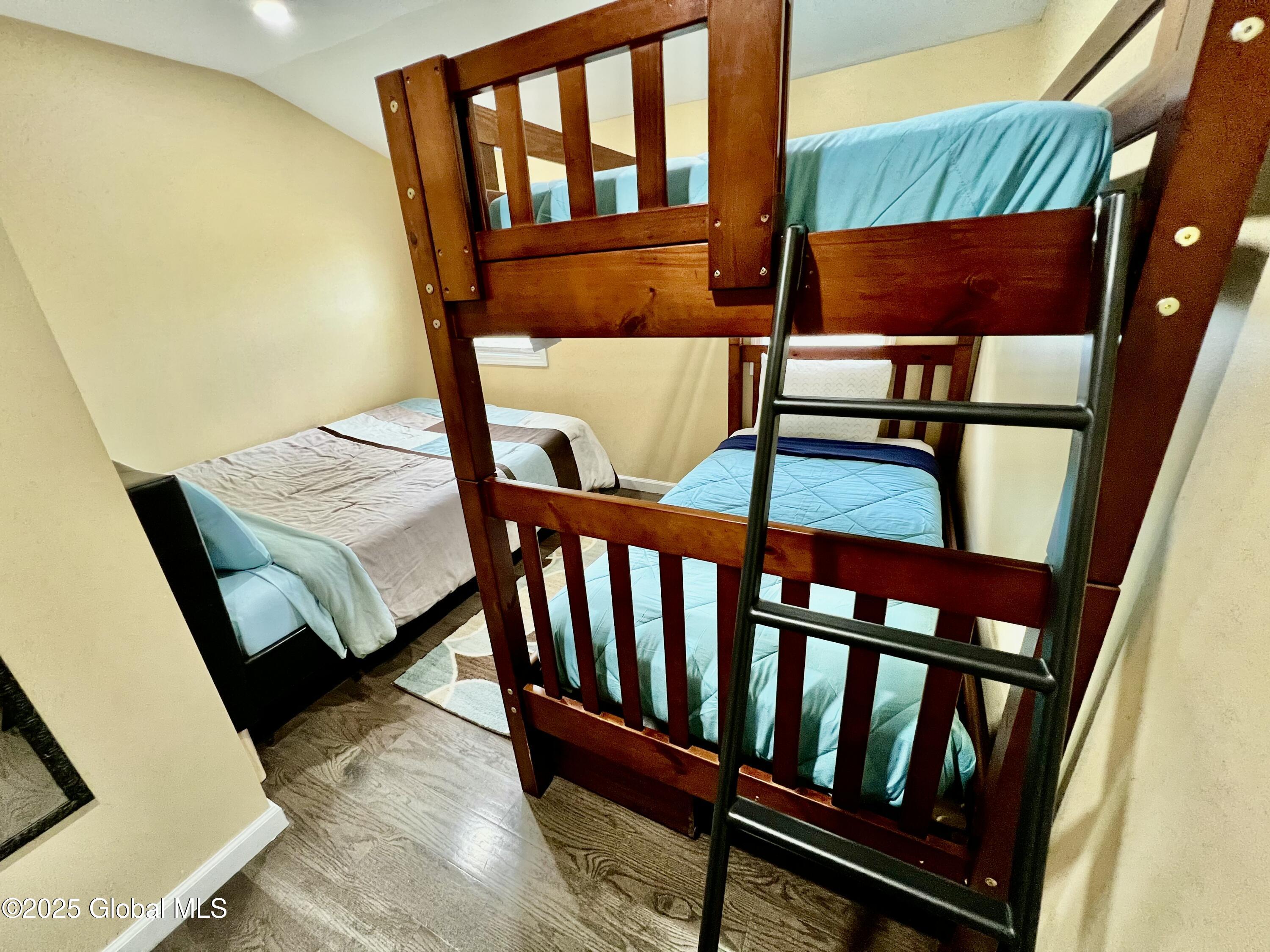 Mayfield, New York 12117, United States, 4 Bedrooms Bedrooms, ,3 BathroomsBathrooms,Residential,Active,132851