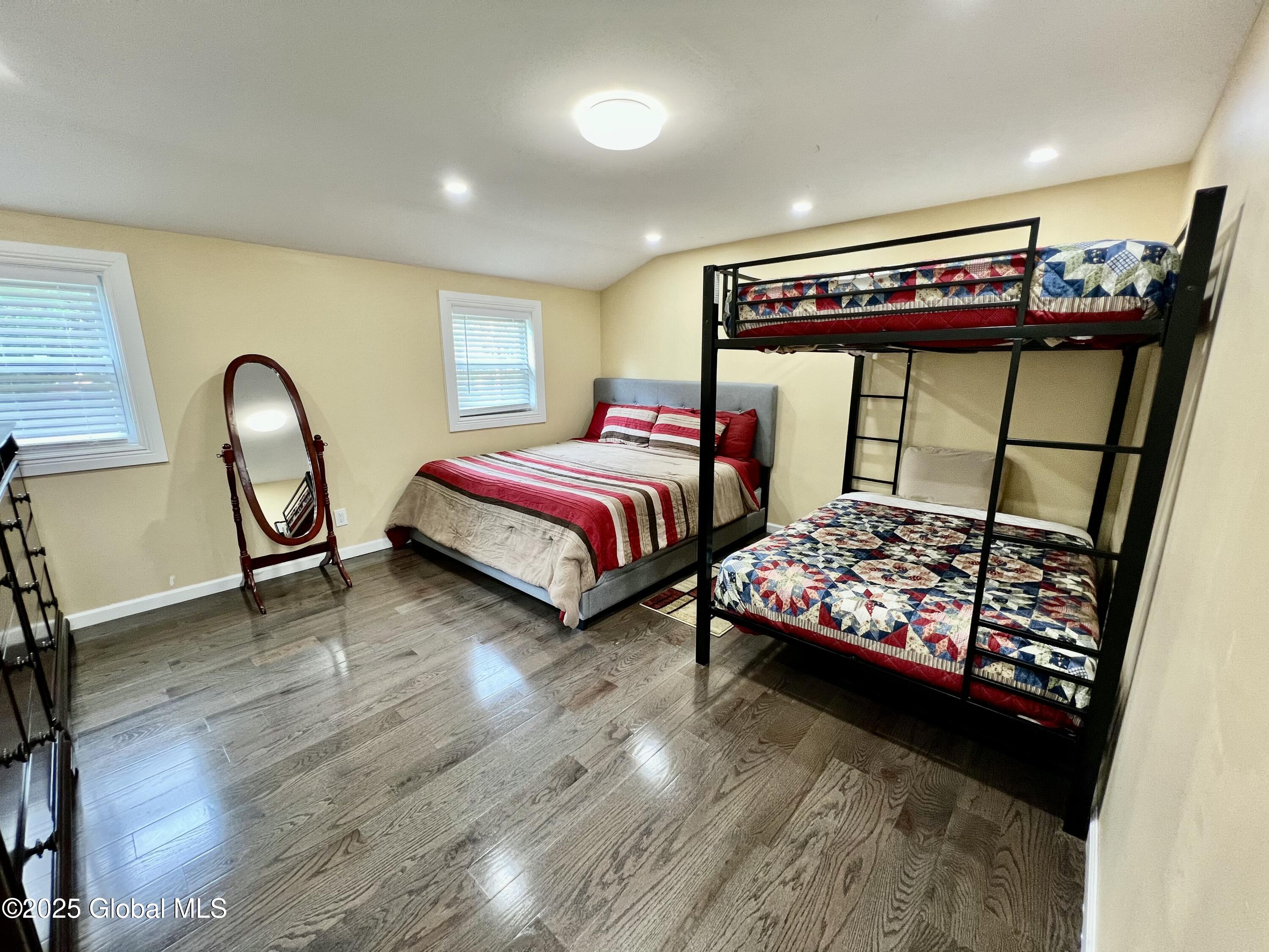 Mayfield, New York 12117, United States, 4 Bedrooms Bedrooms, ,3 BathroomsBathrooms,Residential,Active,132851