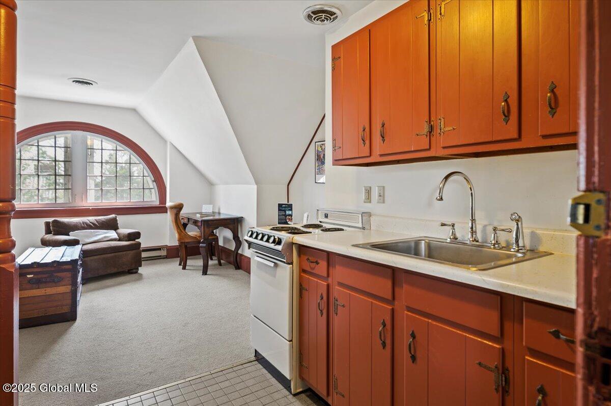 605 N Broadway, Saratoga Springs, New York image 37