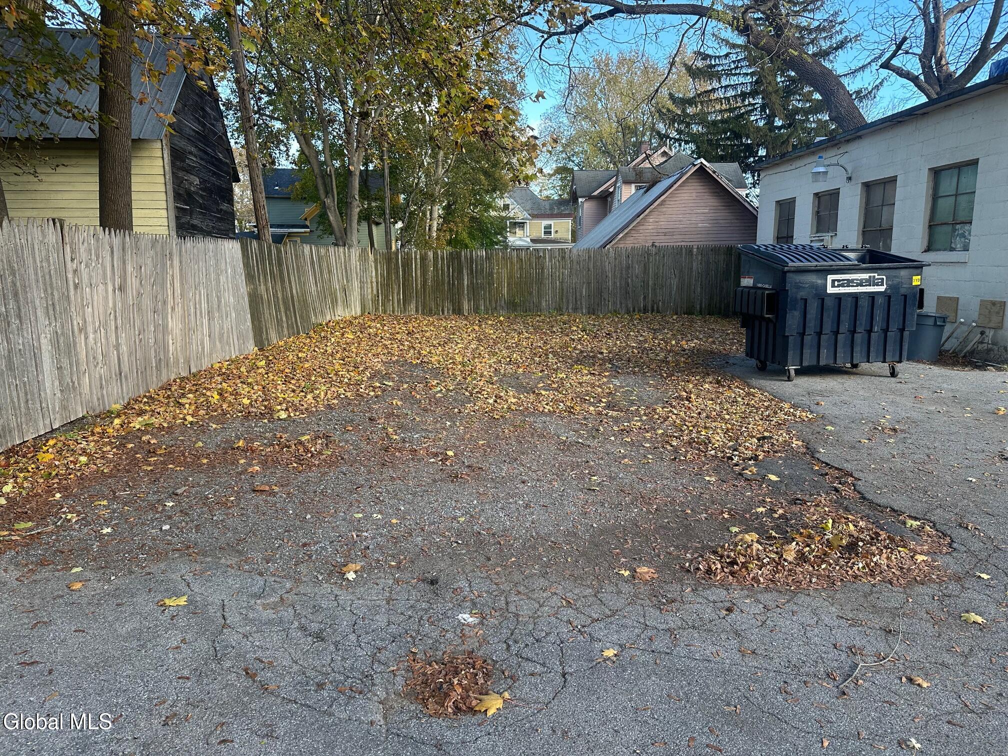 89R Bay Street