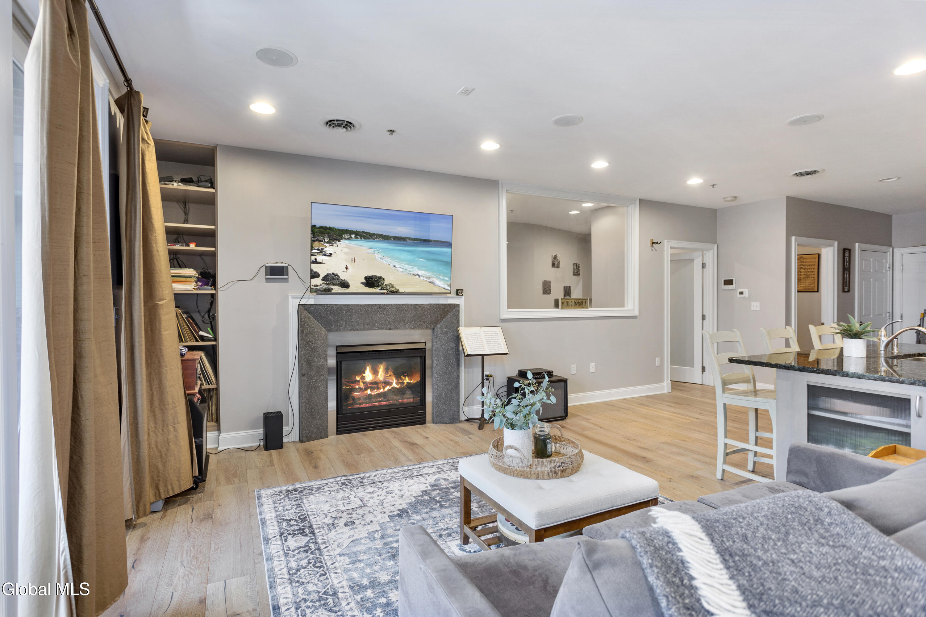 70 Railroad Place APT 405