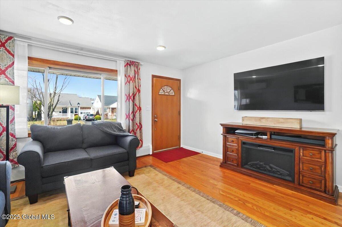 13 Clayton Place, Albany, New York image 4