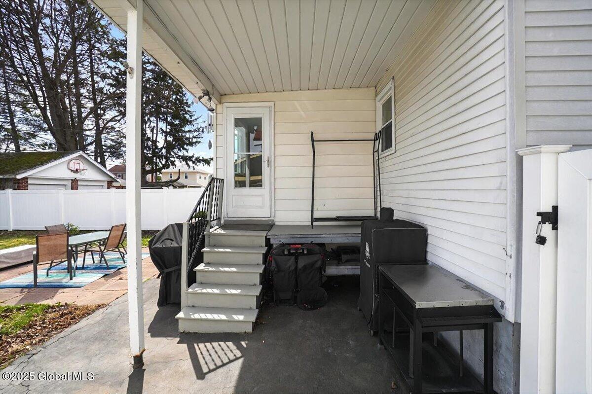 13 Clayton Place, Albany, New York image 30