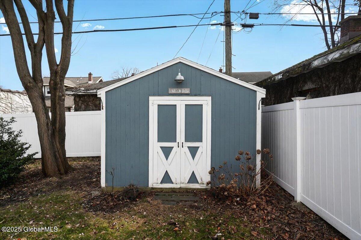 13 Clayton Place, Albany, New York image 38