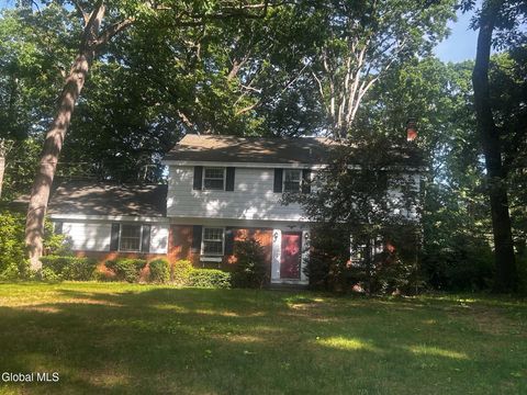 Photo of 30 Hemlock Drive, Clifton Park, NY 12065 (MLS # 202619117)