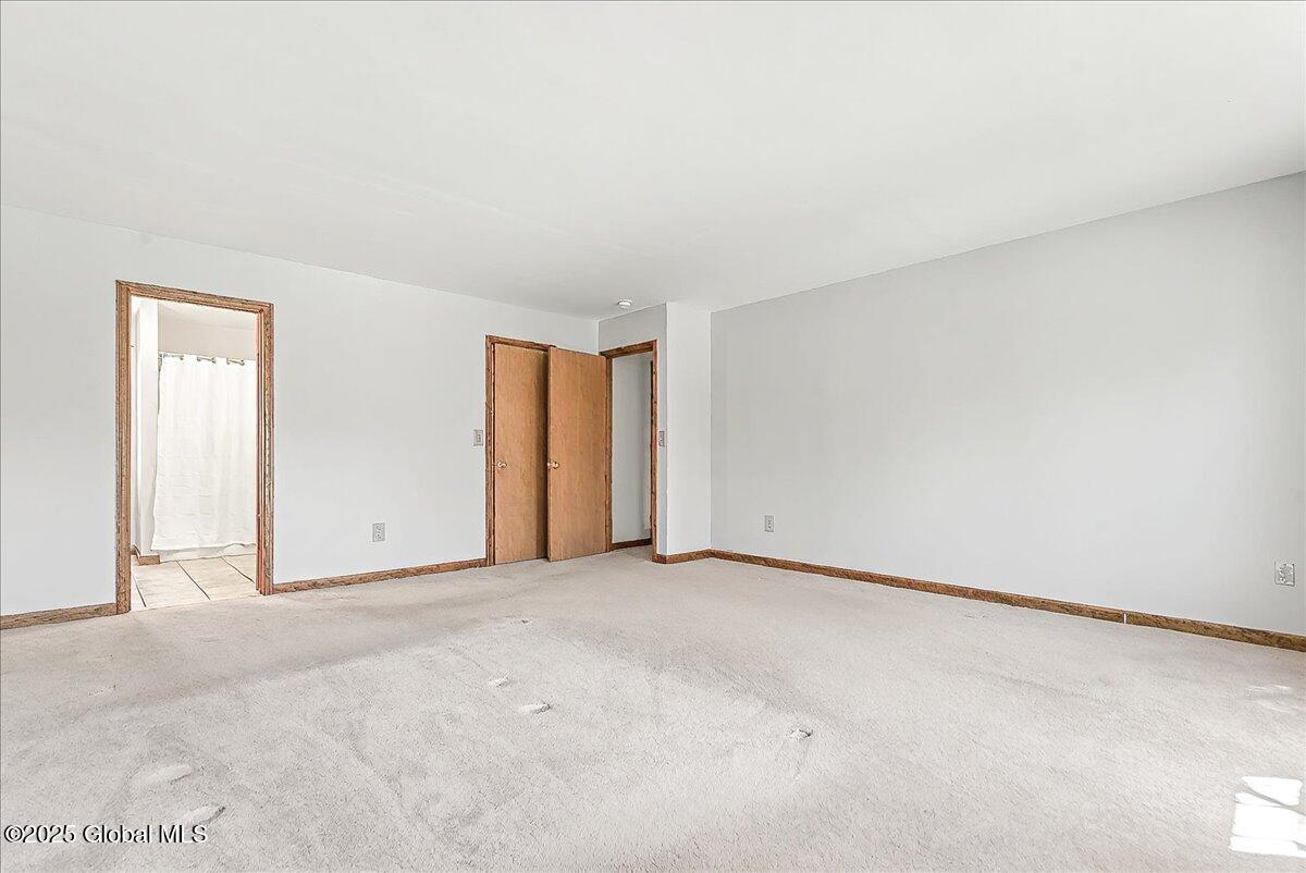 4 Middleborough Court, Gansevoort, New York image 4