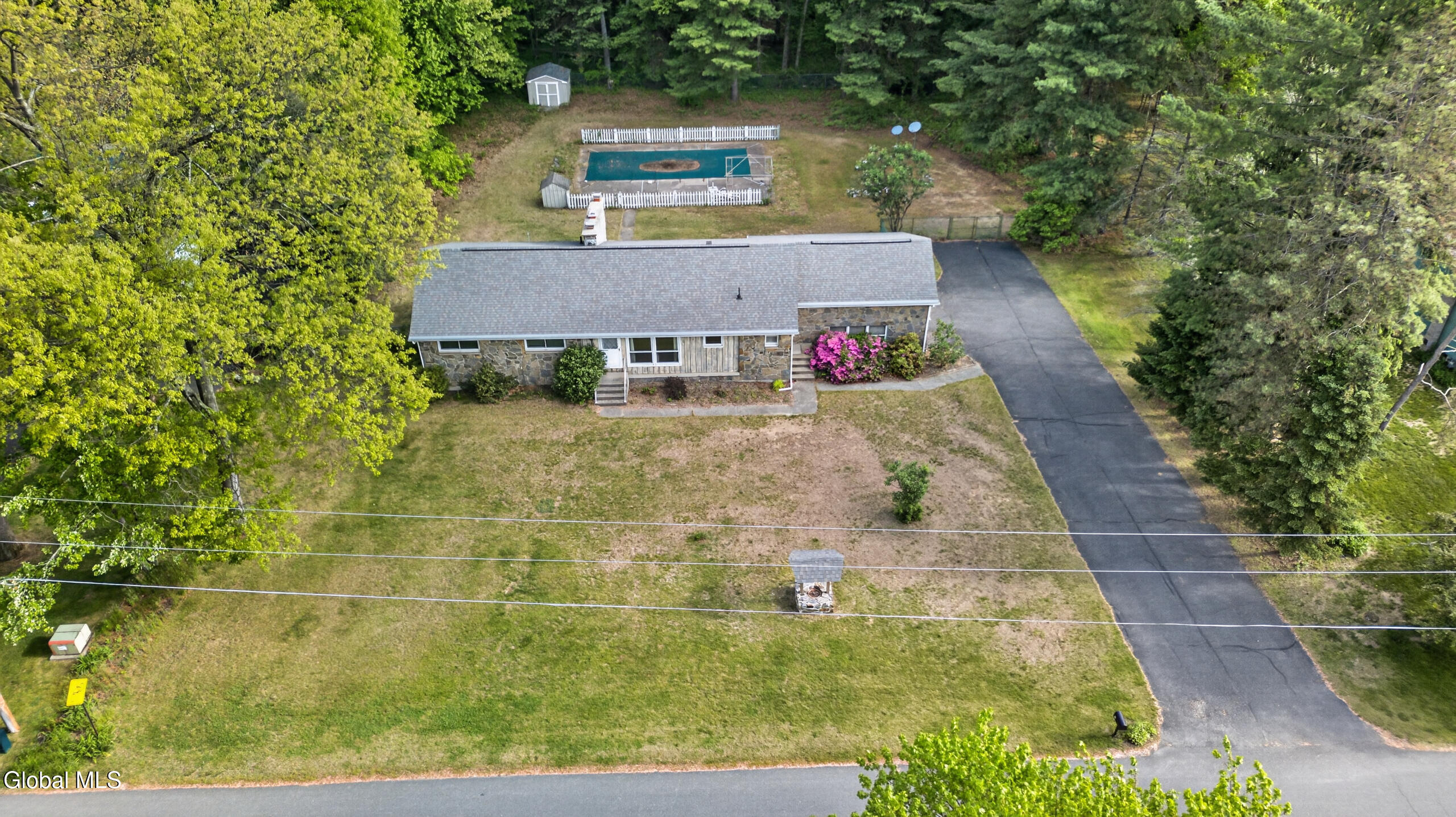 12 Maurice Lane