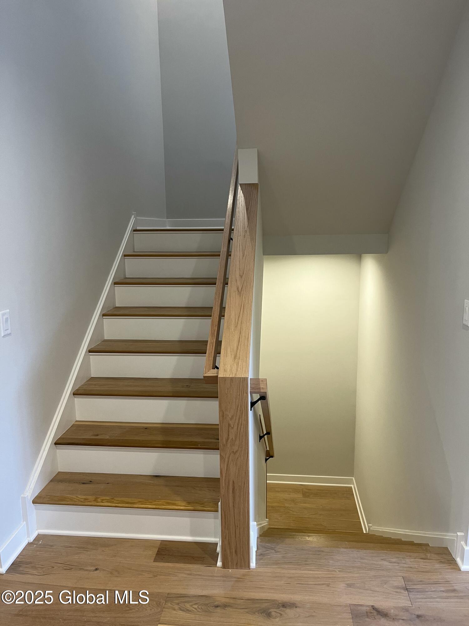 16 Footpath Way