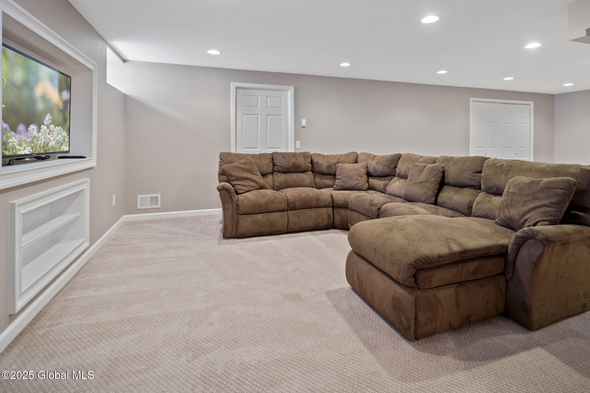6 Copenhagen Court, Cohoes, New York image 32