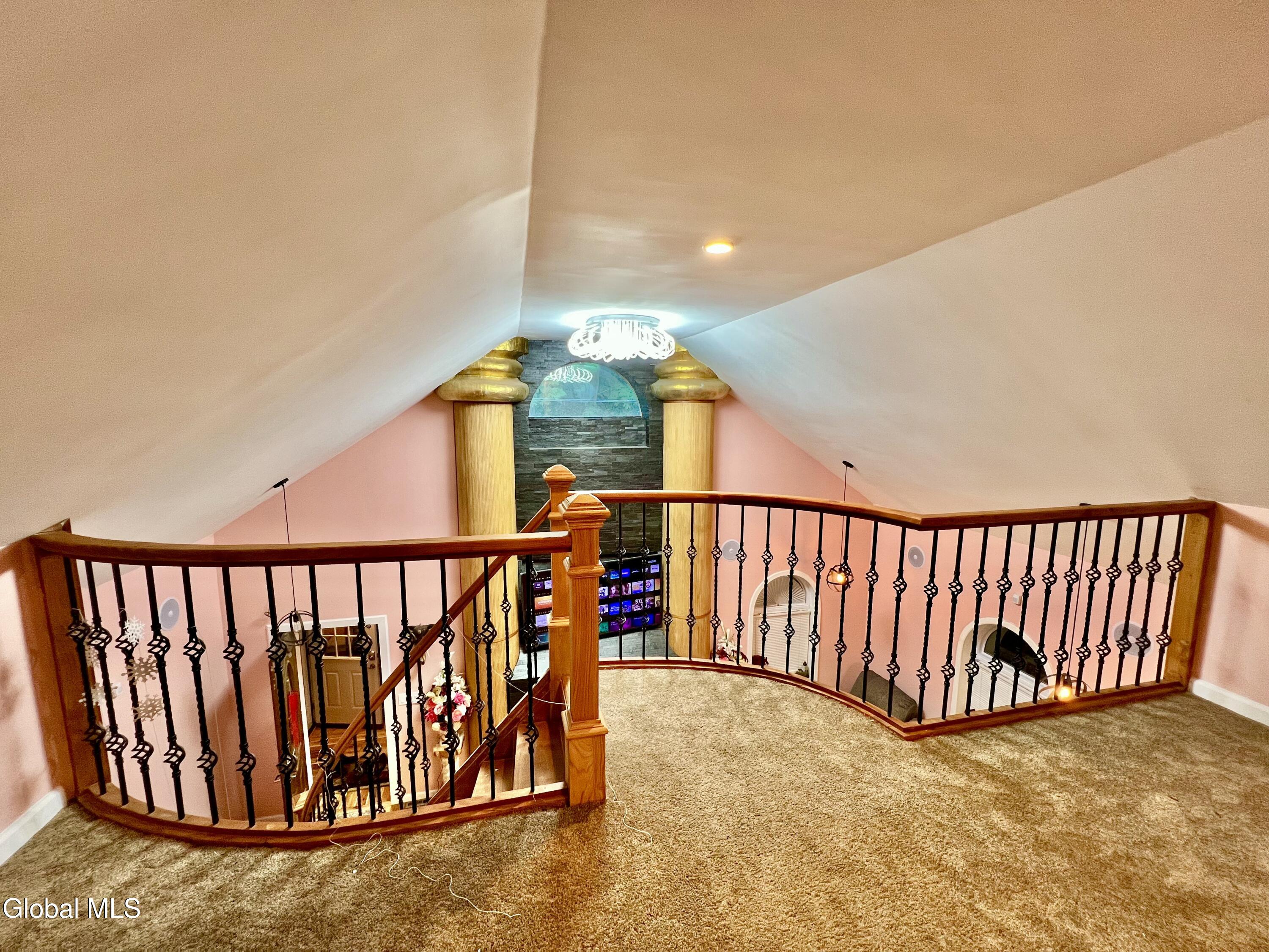 Schenectady, New York 12306, United States, 5 Bedrooms Bedrooms, ,2 BathroomsBathrooms,Residential,Active,201298