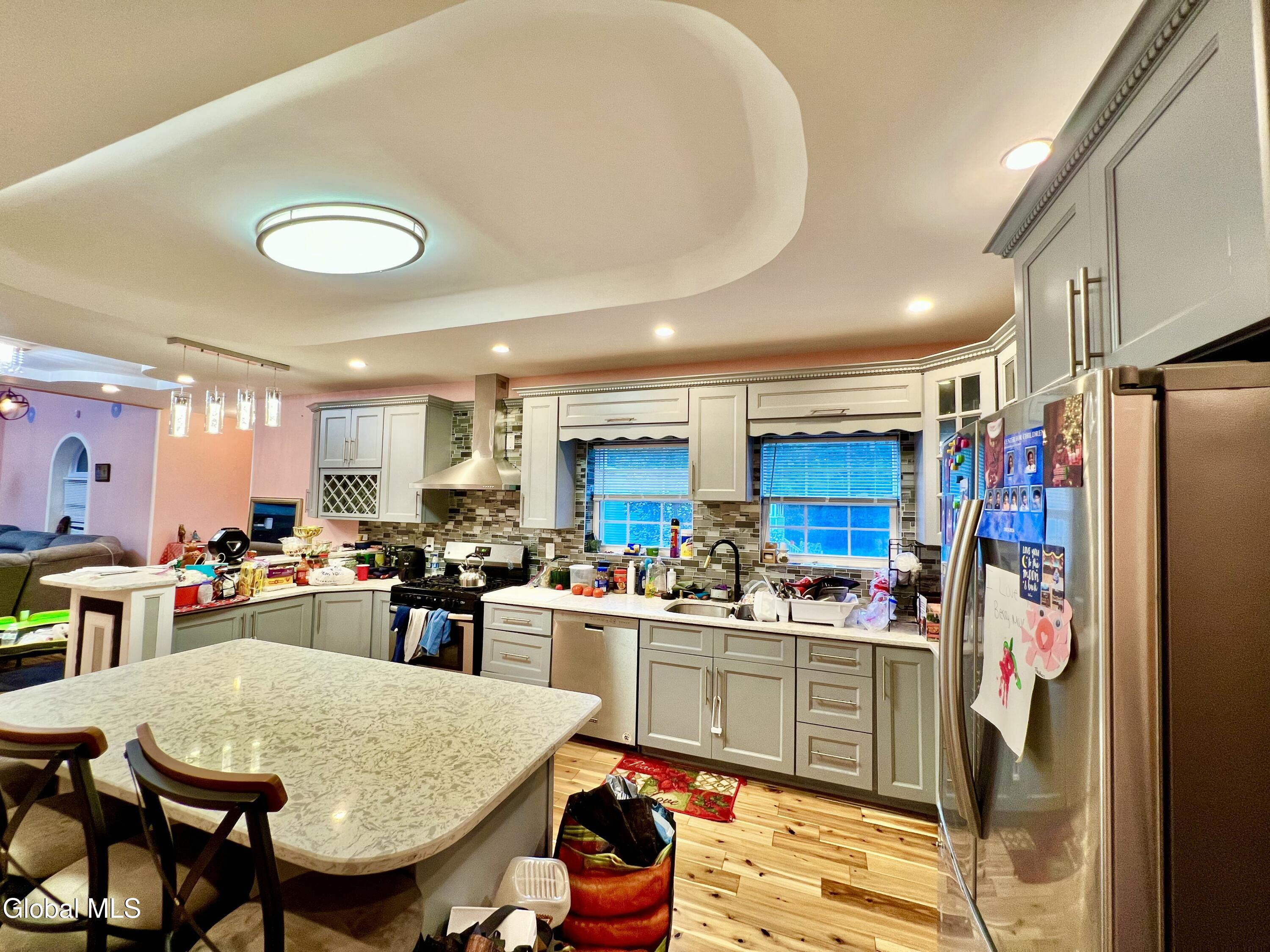 Schenectady, New York 12306, United States, 5 Bedrooms Bedrooms, ,2 BathroomsBathrooms,Residential,Active,201298