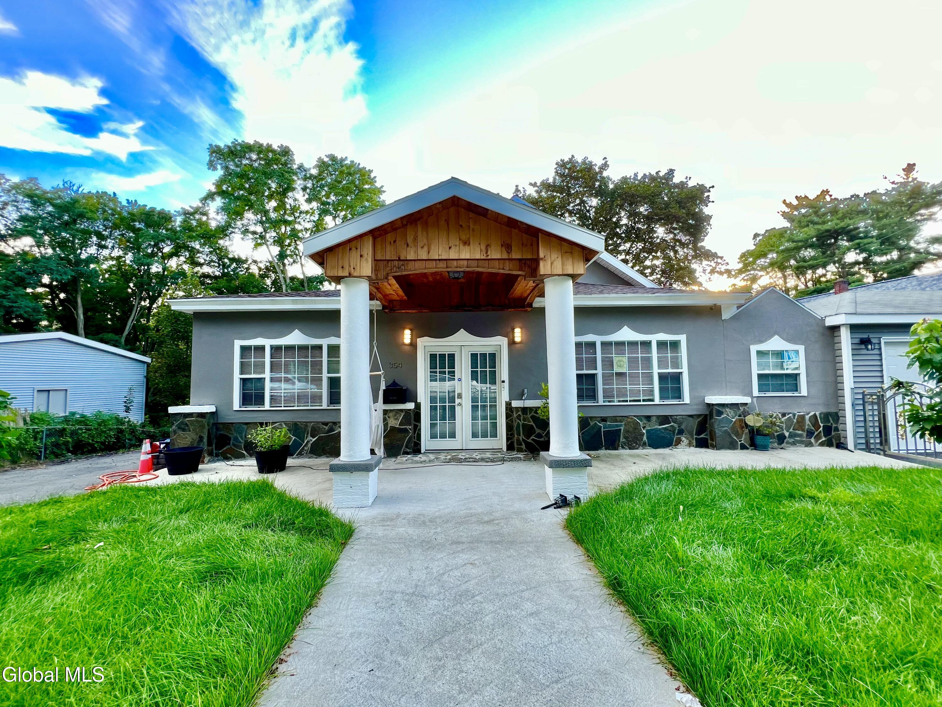 Schenectady, New York 12306, United States, 5 Bedrooms Bedrooms, ,2 BathroomsBathrooms,Residential,Active,201298