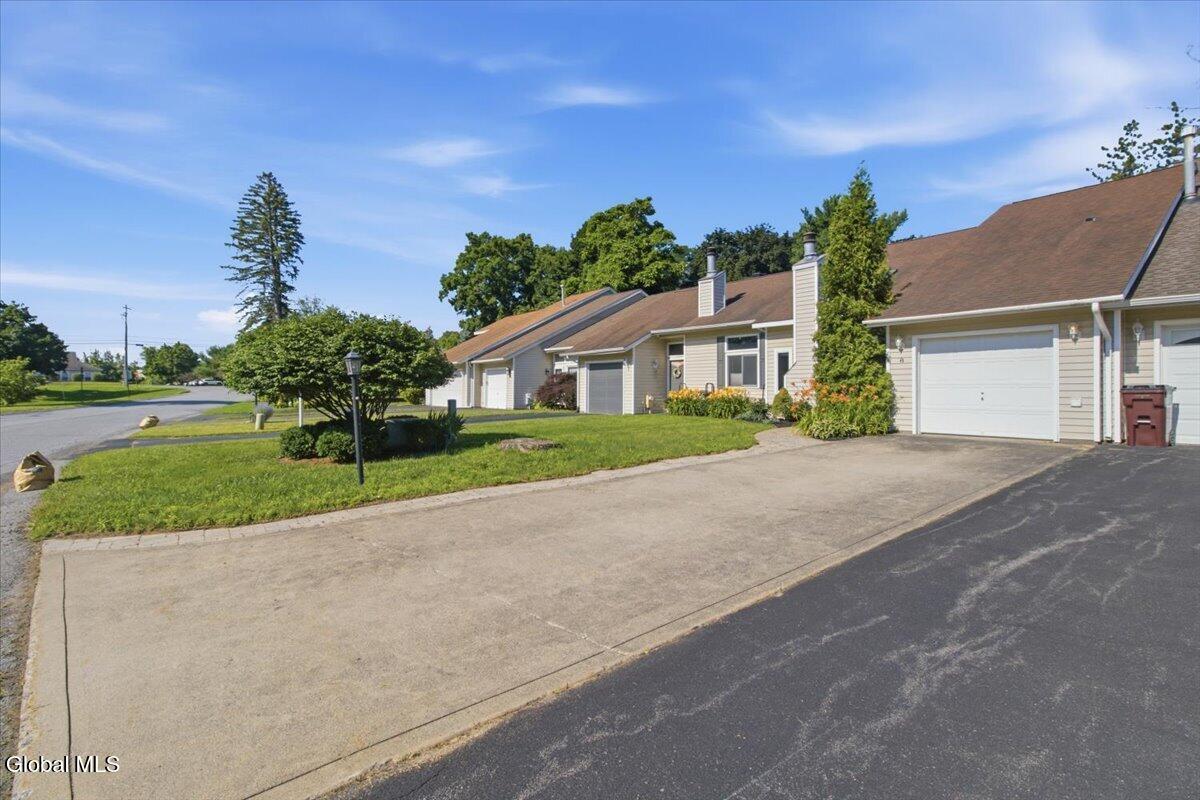 8 Green Meadow Drive