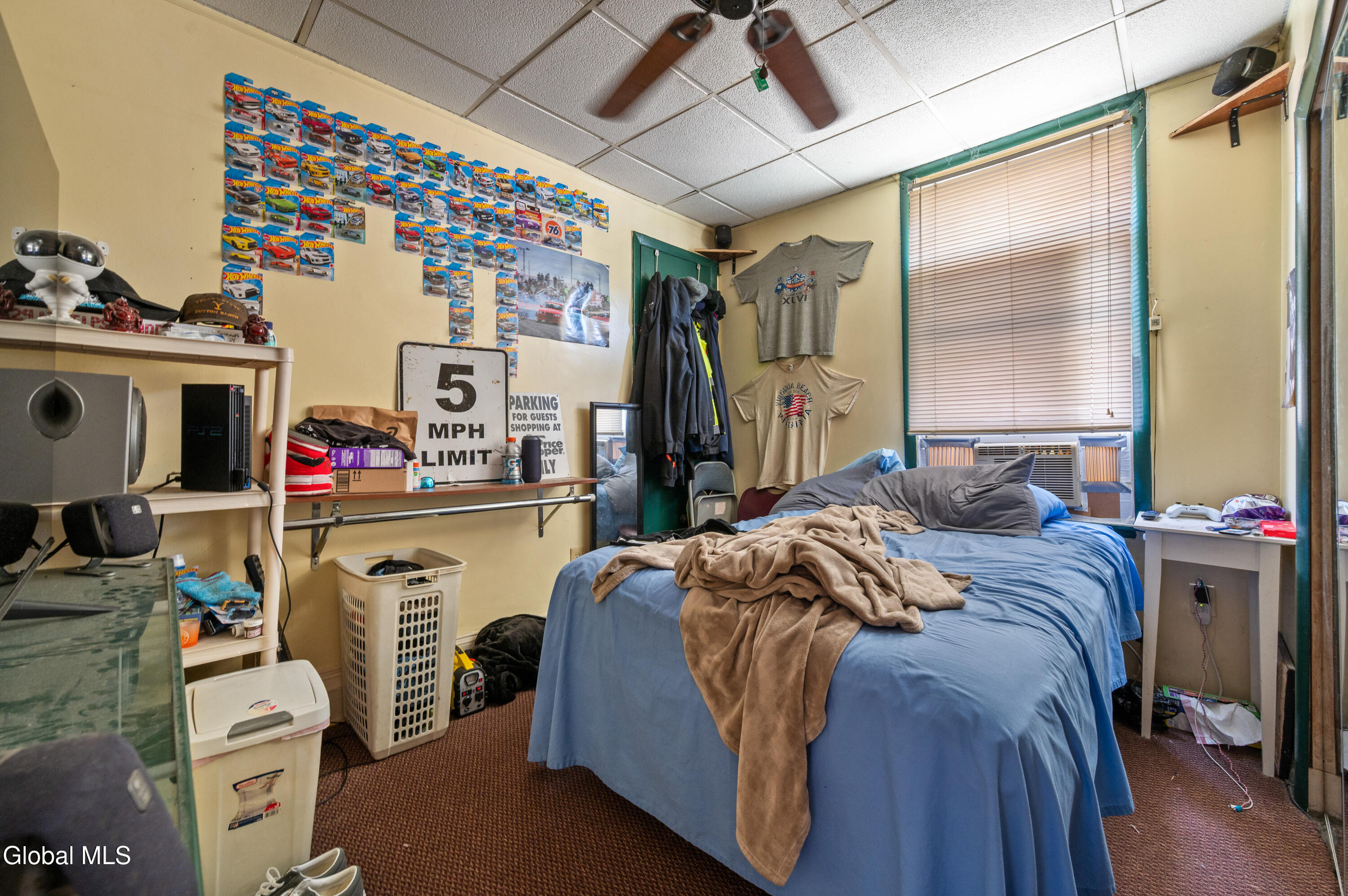 Troy, New York 12182, United States, 8 Bedrooms Bedrooms, ,6 BathroomsBathrooms,Residential,Active,216161