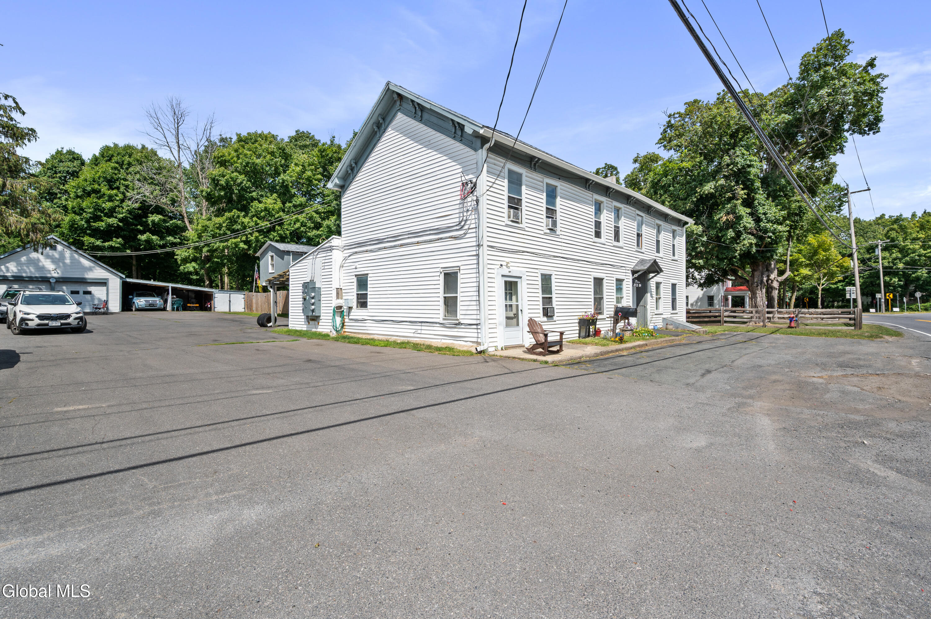 Troy, New York 12182, United States, 8 Bedrooms Bedrooms, ,6 BathroomsBathrooms,Residential,Active,216161