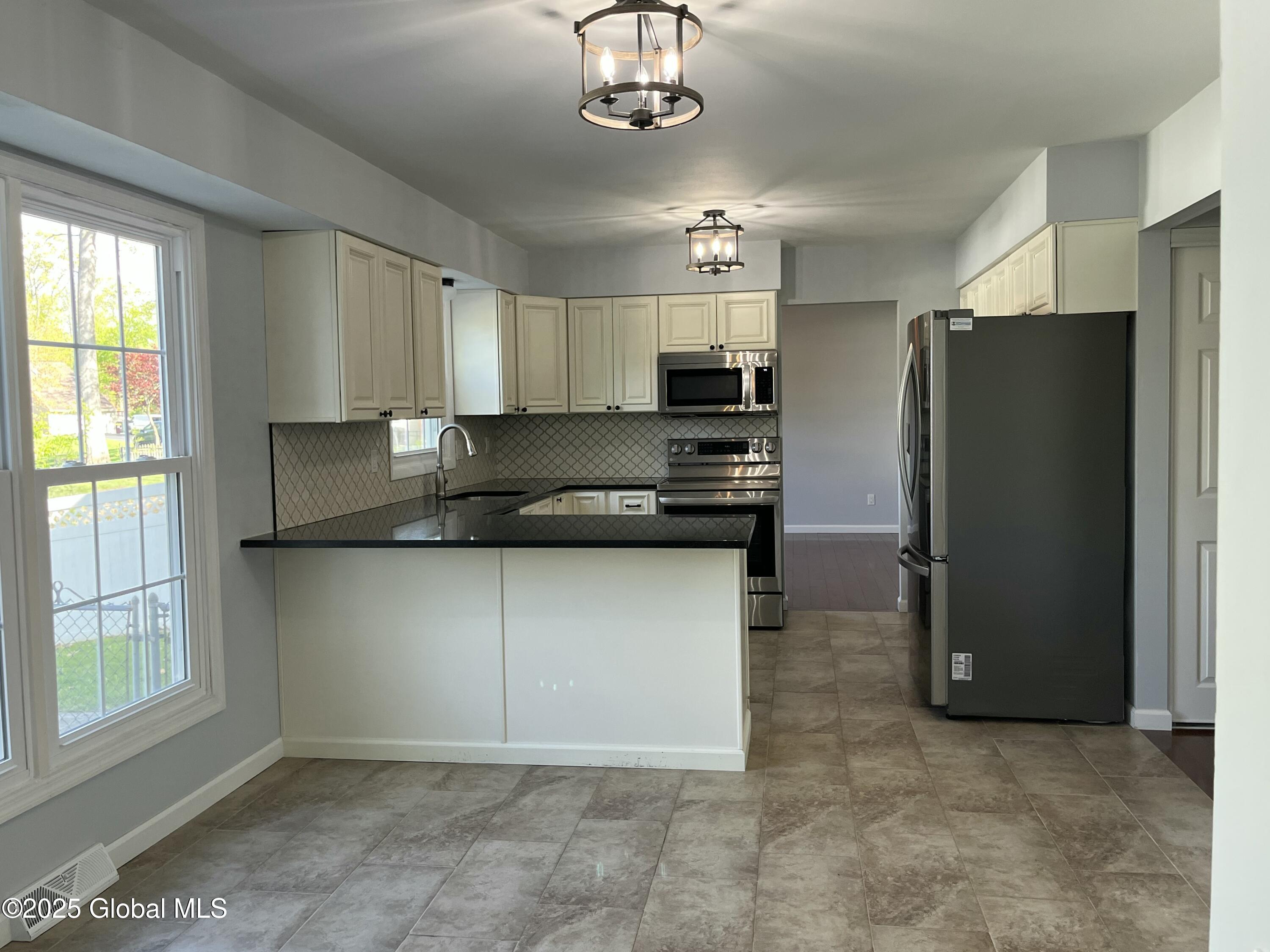 16 Durham Way, Clifton Park, New York image 10