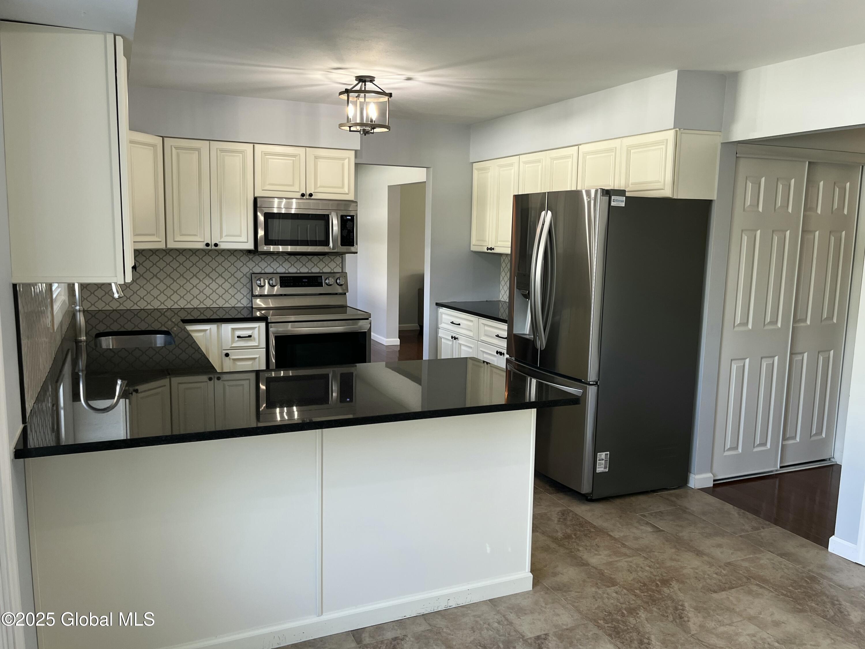 16 Durham Way, Clifton Park, New York image 11