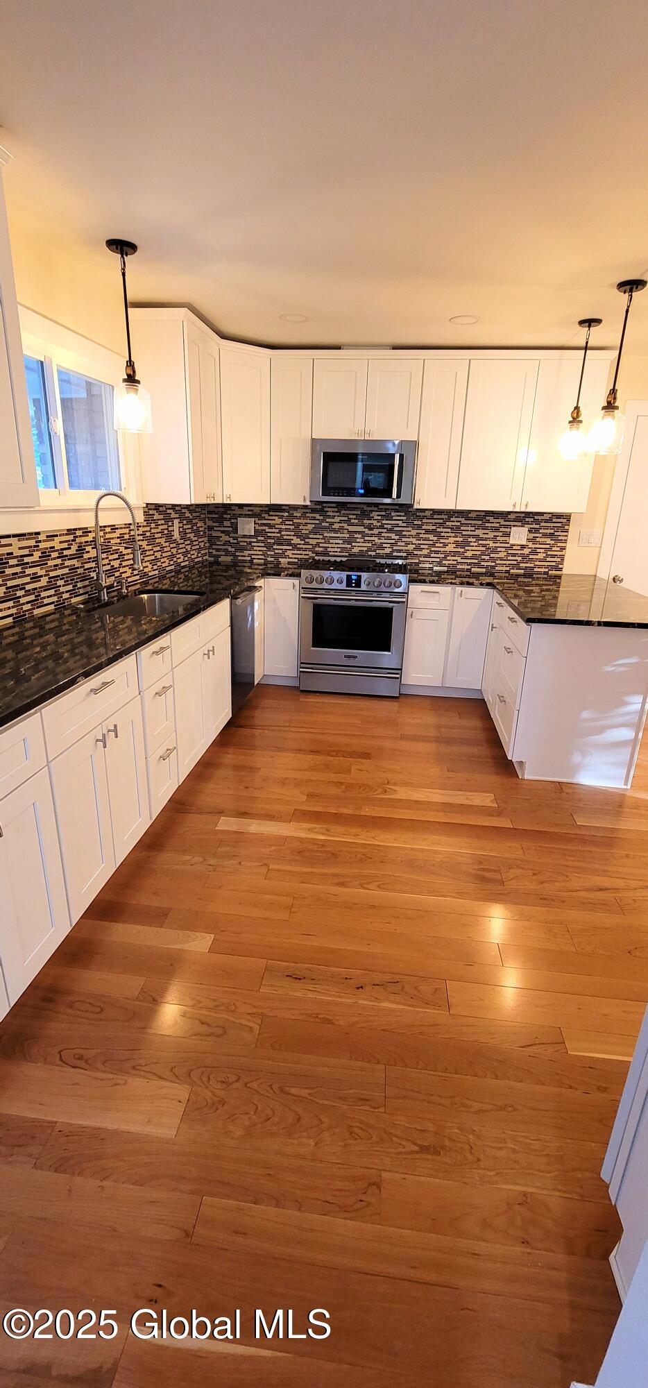 445 Elm Avenue, Selkirk, New York image 8