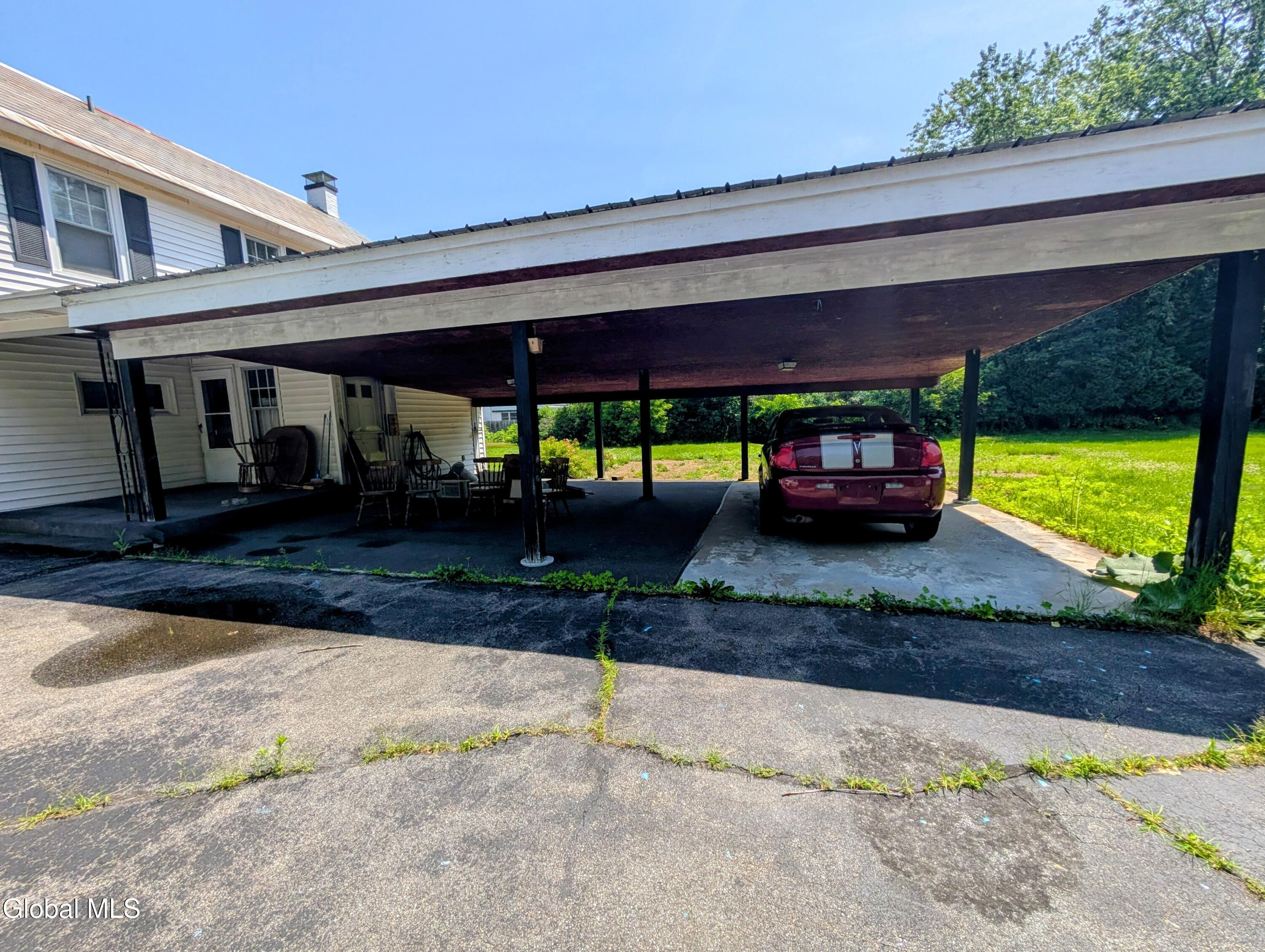2709 Main Street
