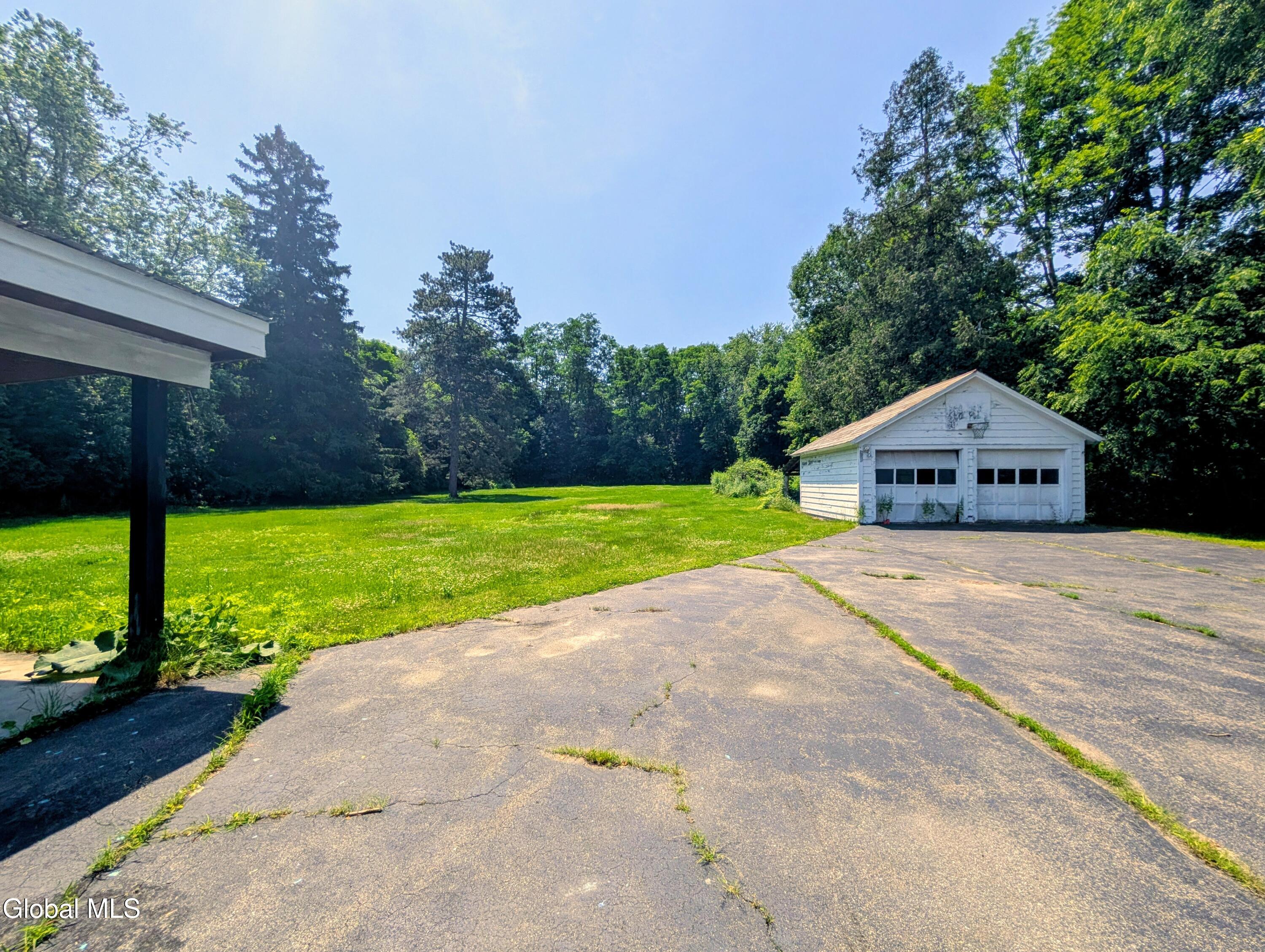 2709 Main Street