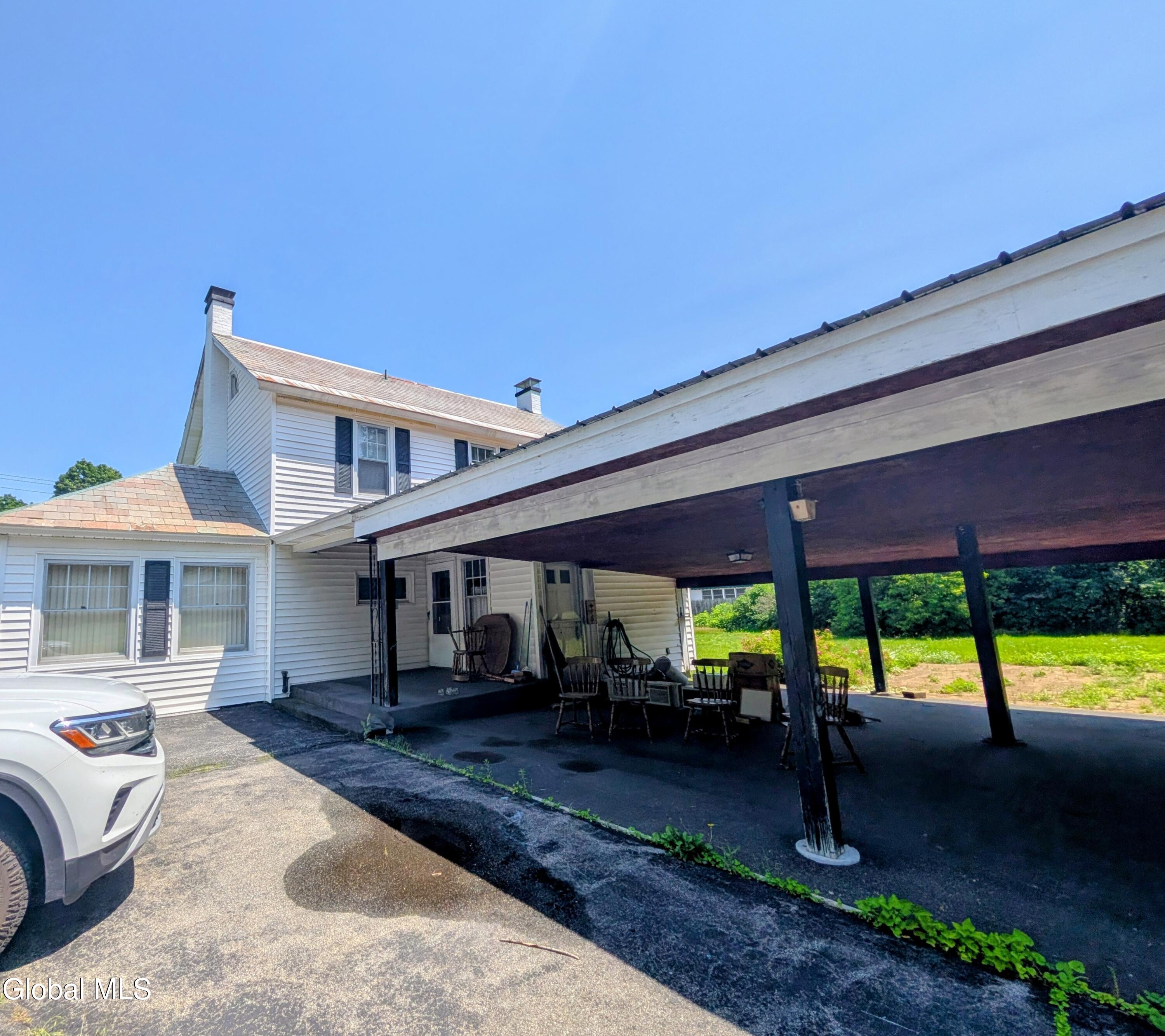 2709 Main Street