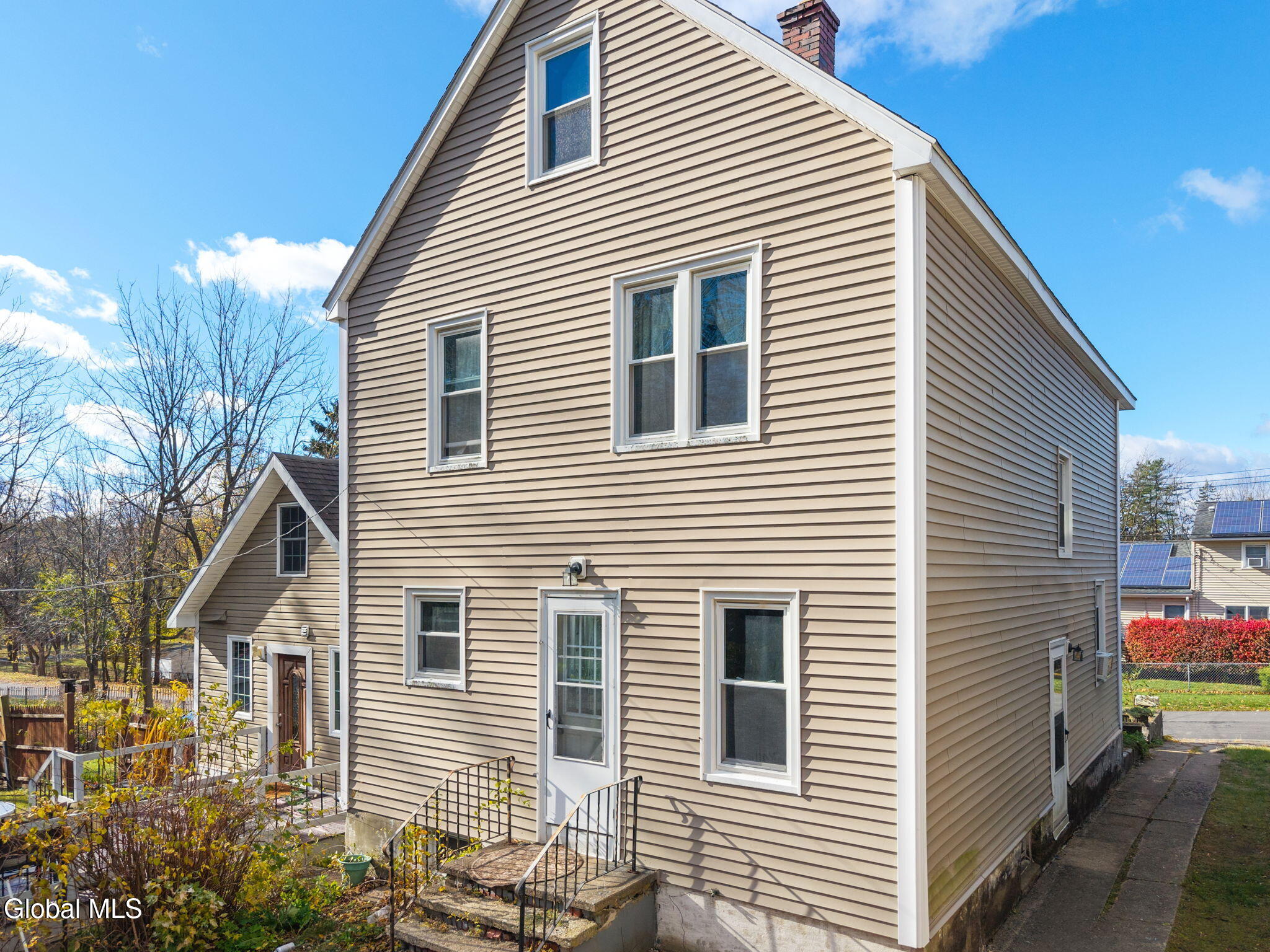 Schenectady, New York 12304, United States, 4 Bedrooms Bedrooms, ,2 BathroomsBathrooms,Residential,Active,241822