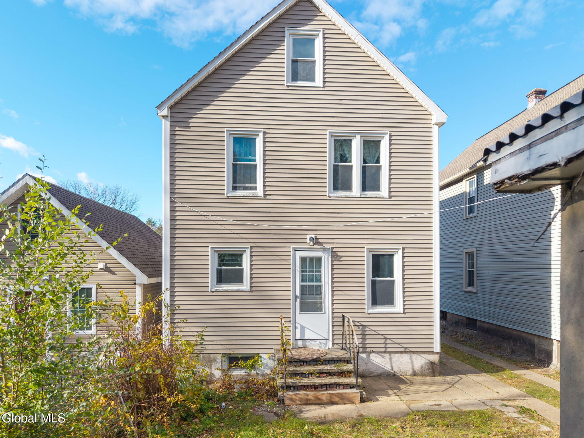 Schenectady, New York 12304, United States, 4 Bedrooms Bedrooms, ,2 BathroomsBathrooms,Residential,Active,241822